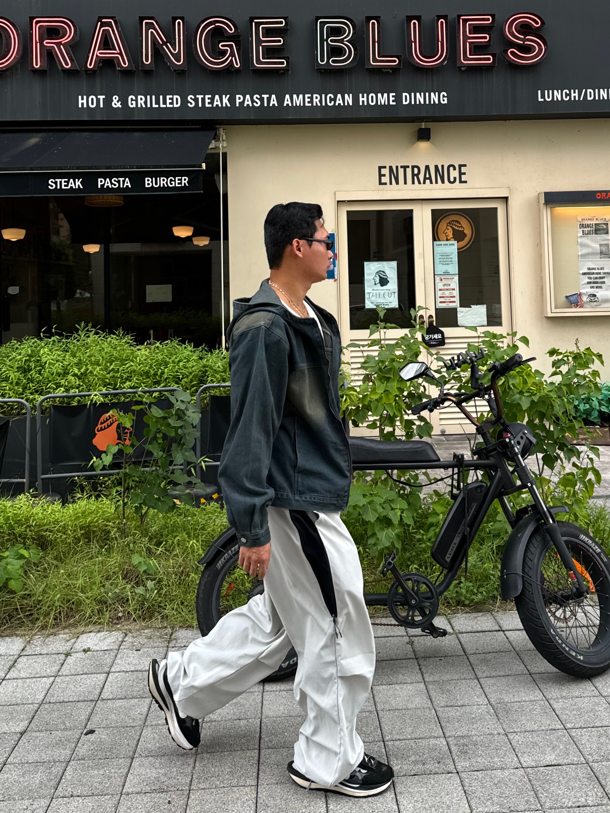 Nike x Sacai VaporWaffle Black White 착용 스타일 - 1
