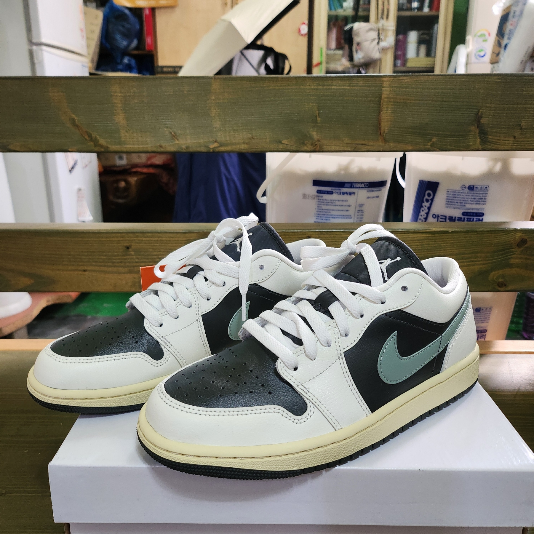 (W) Jordan 1 Low Anthracite Sail 착용 스타일