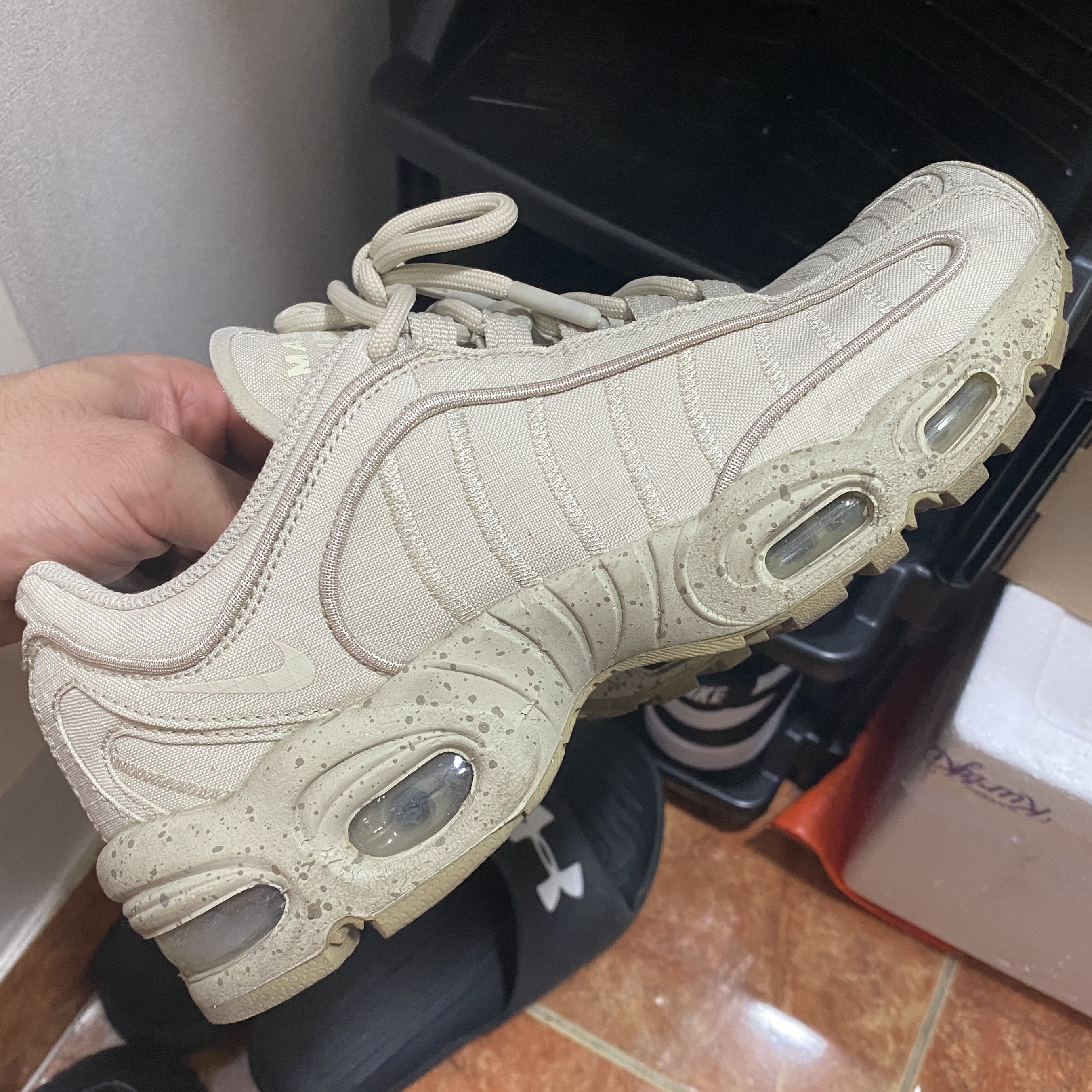 Nike Air Max Tailwind 4 Sandtrap 착용 스타일