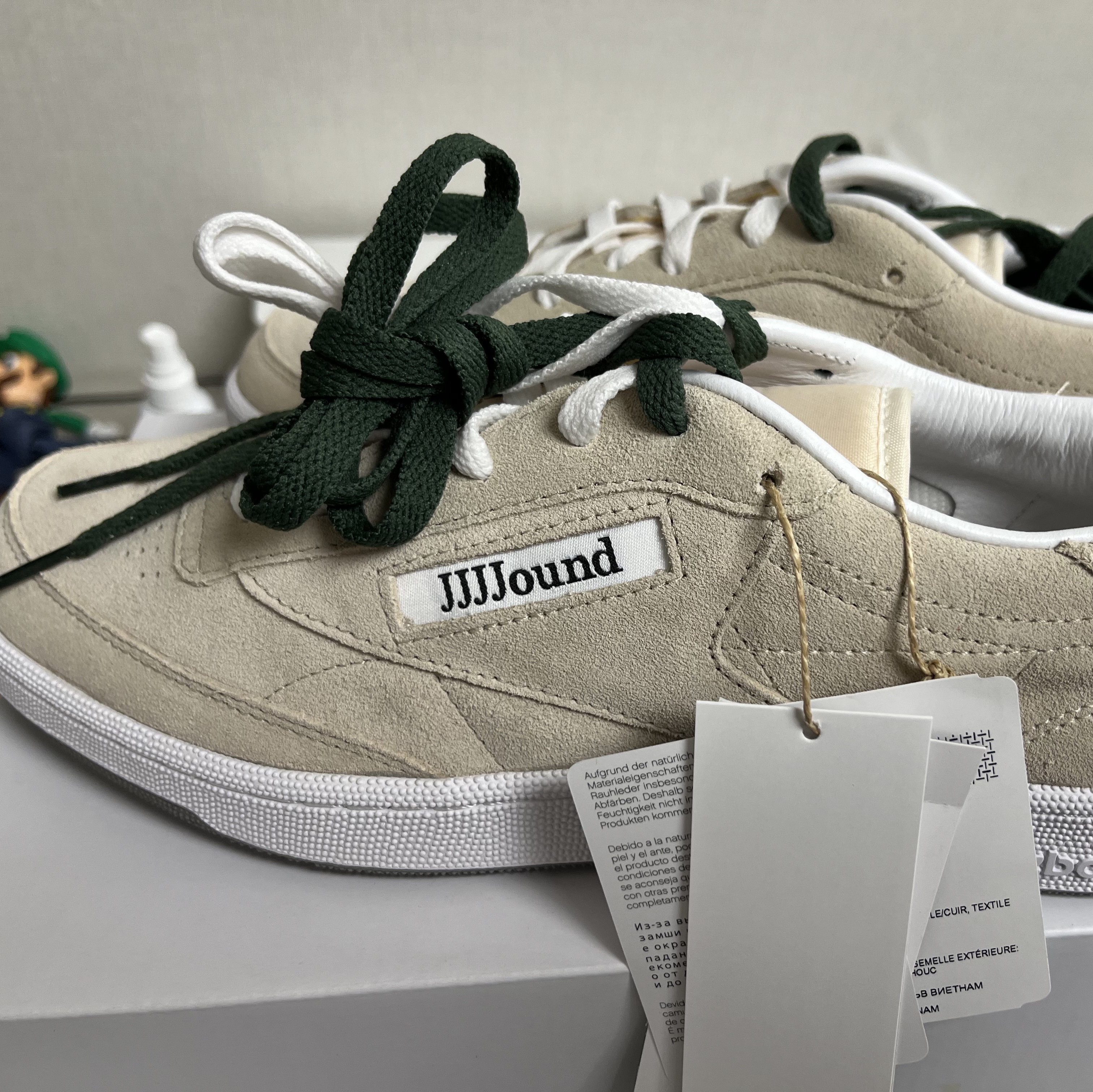 Reebok x JJJJound Club C 85 Suede Cork White 착용 스타일
