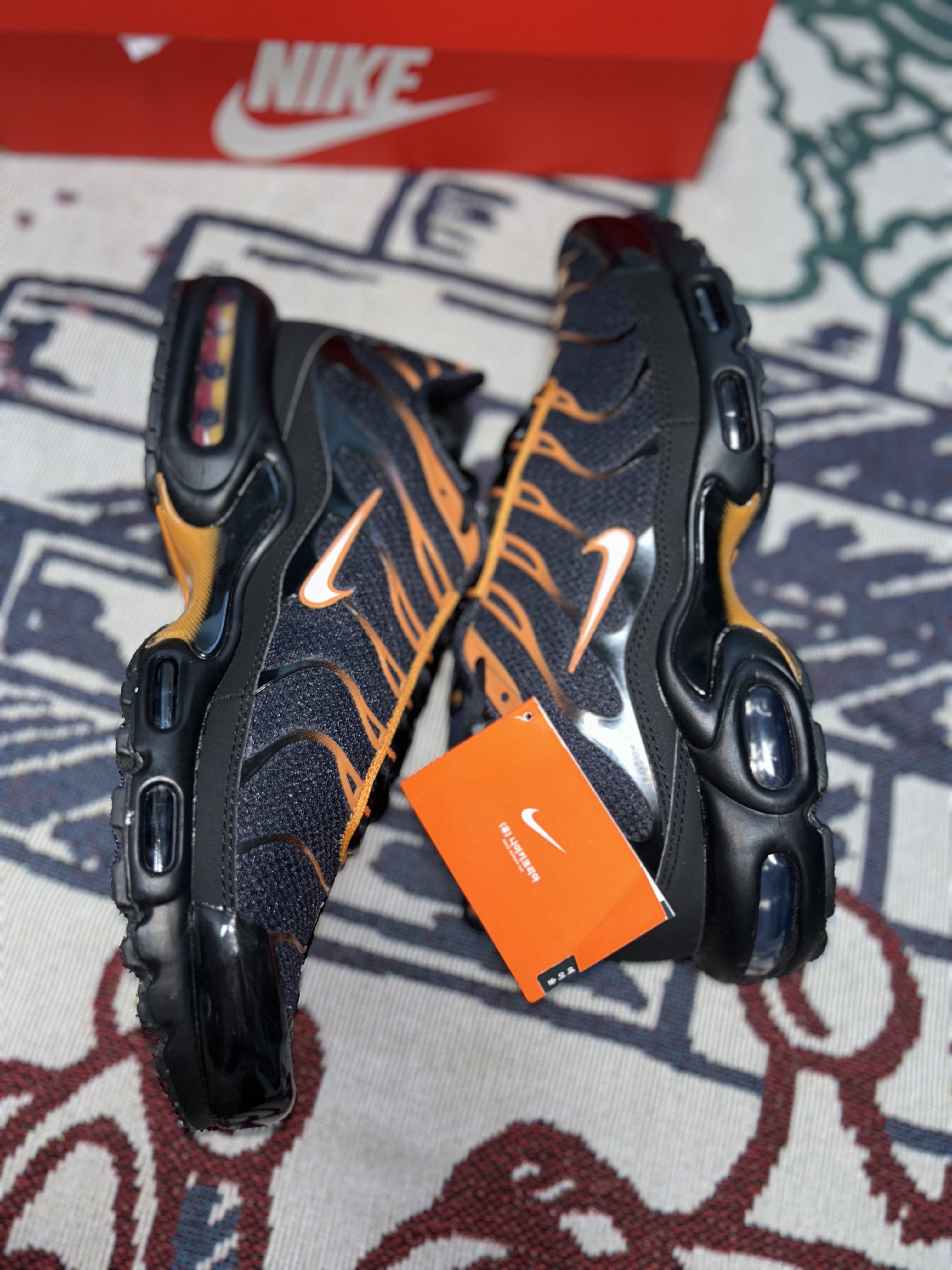 Nike Air Max Plus Pure Dark Obsidian Monarch 착용 스타일 - 5