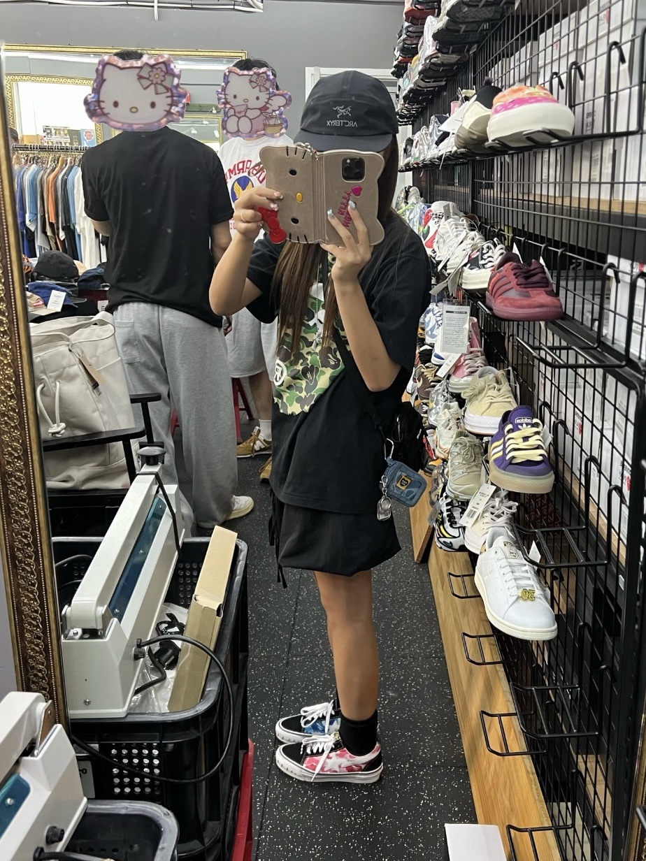 BAPE ABC Camo Big Ape Head T-Shirt Black Green, Vans x BAPE Old Skool TB LX Black 착용 스타일