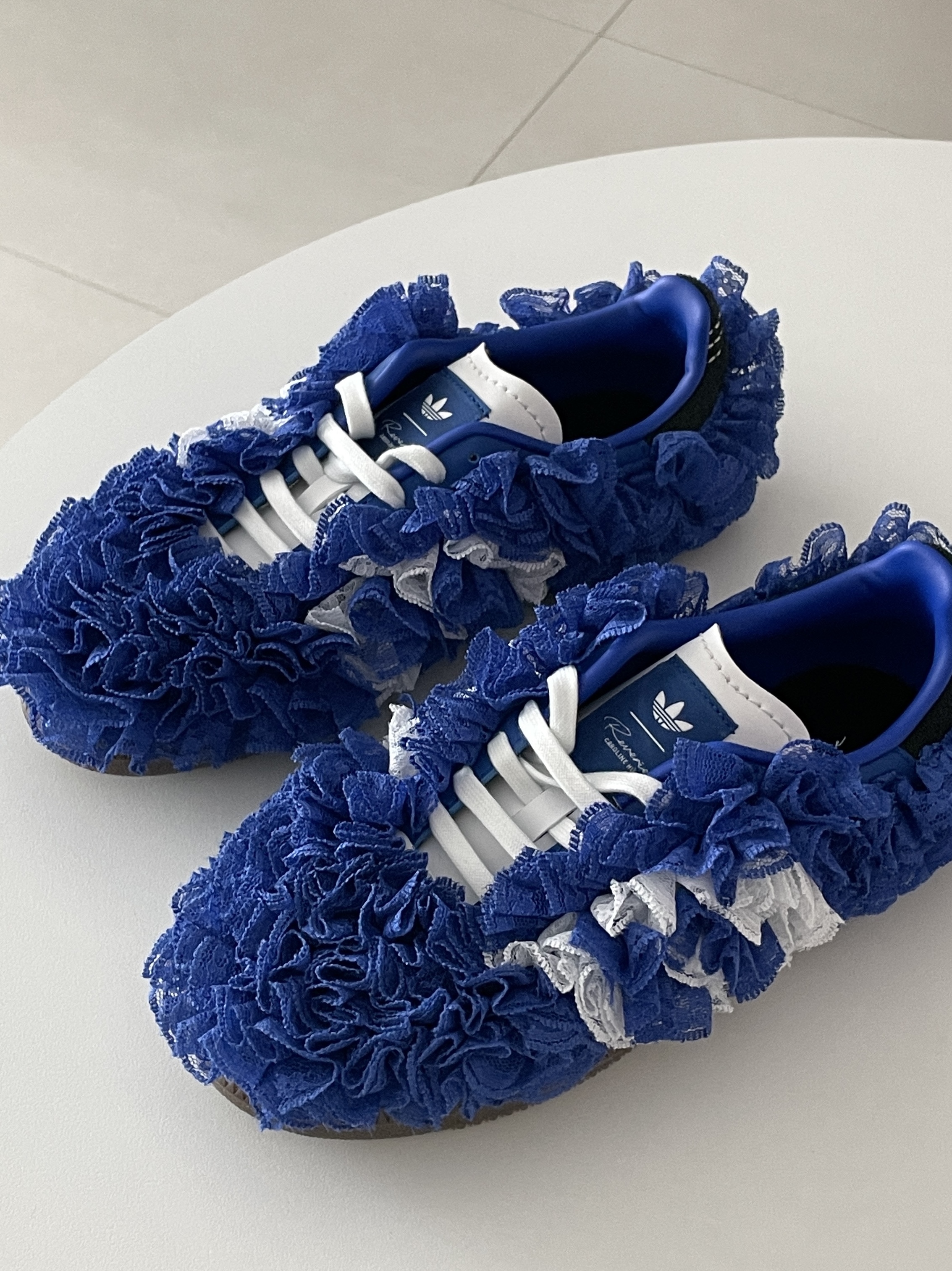 (W) Adidas x Caroline Hu Samba Lace Blue 착용 스타일 - 2