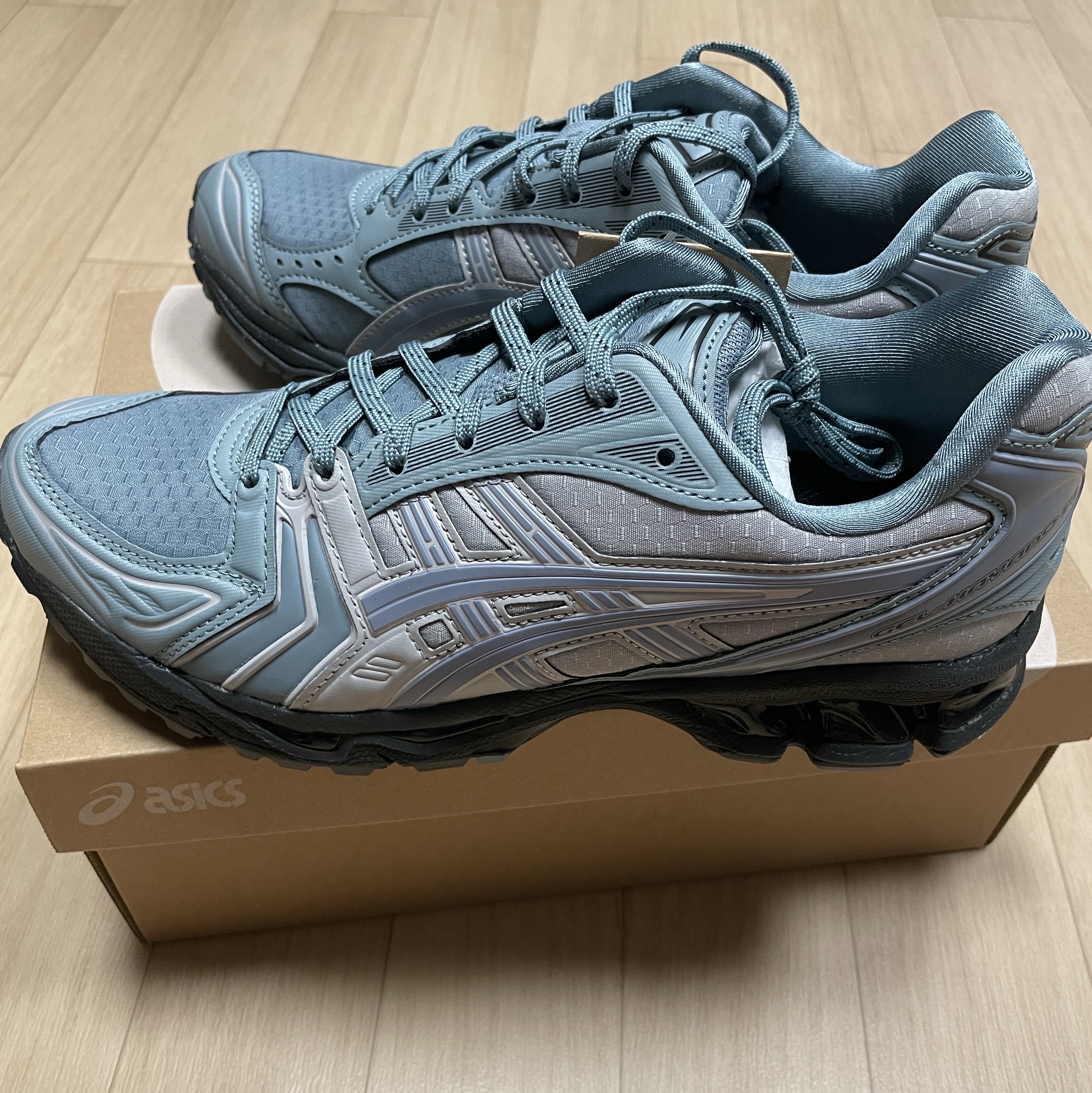 Asics Gel-Kayano 14 Earthenware Pack Fjord Grey Cement Grey 착용 스타일