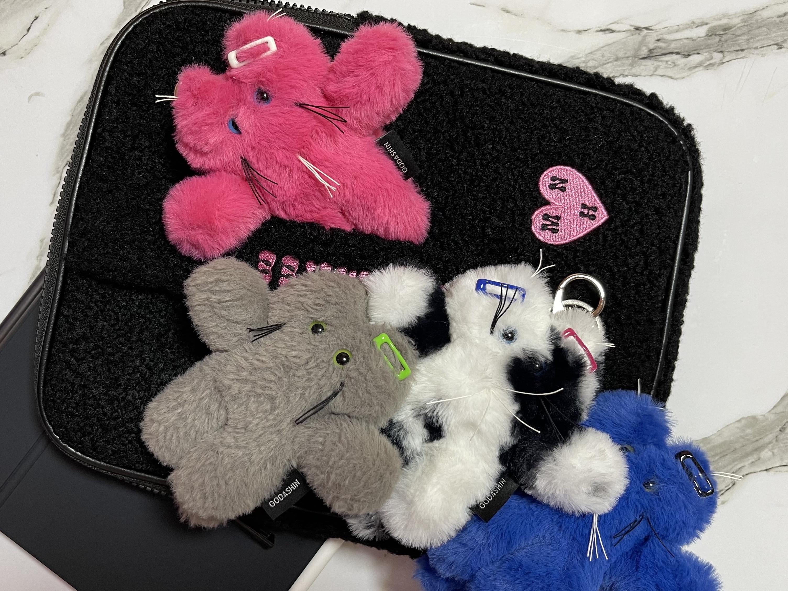 Godashin x Amuse Az Keyring Blue, Godashin Cats Keyring Pink 착용 스타일 - 7