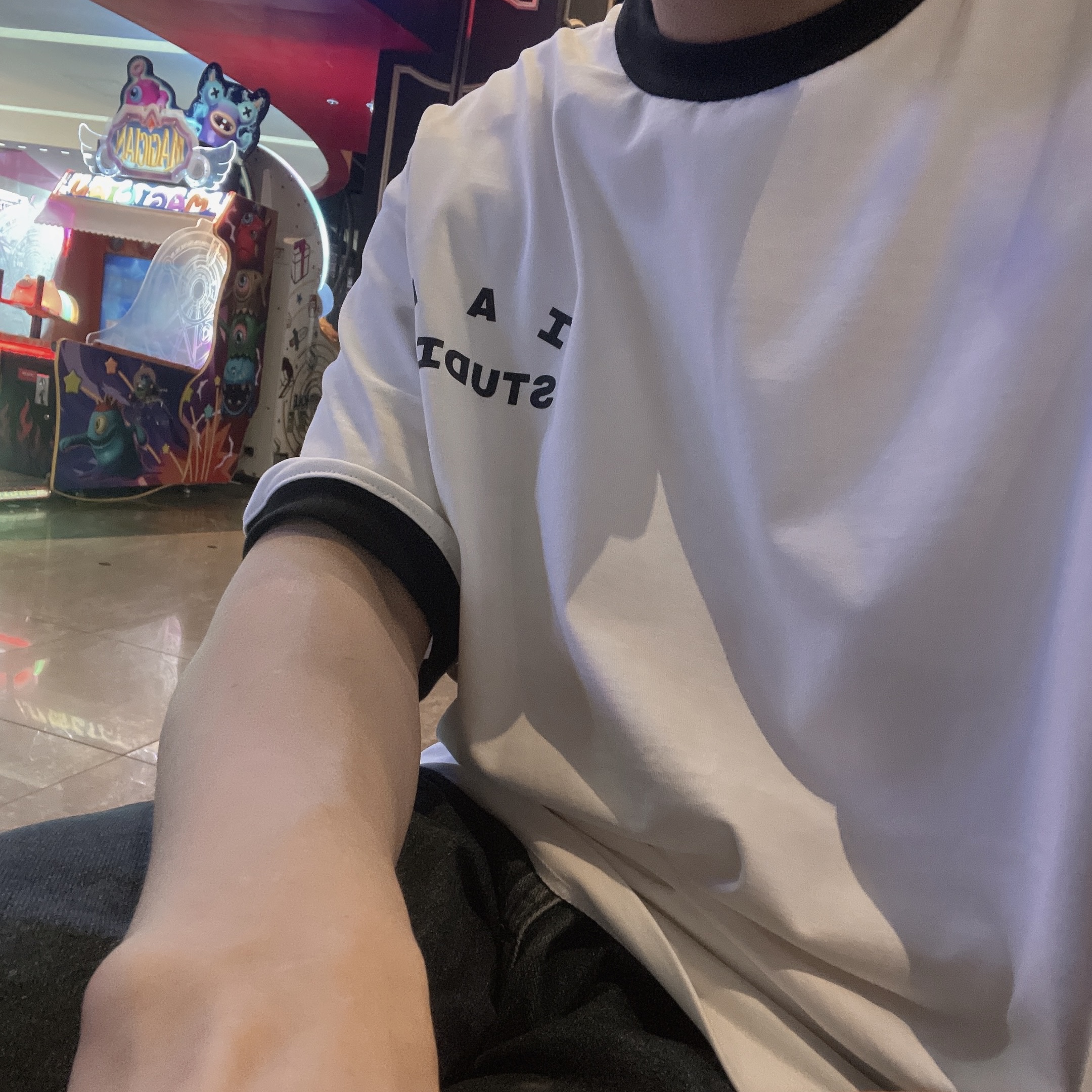 IAB Studio Established T-Shirt White Black 착용 스타일