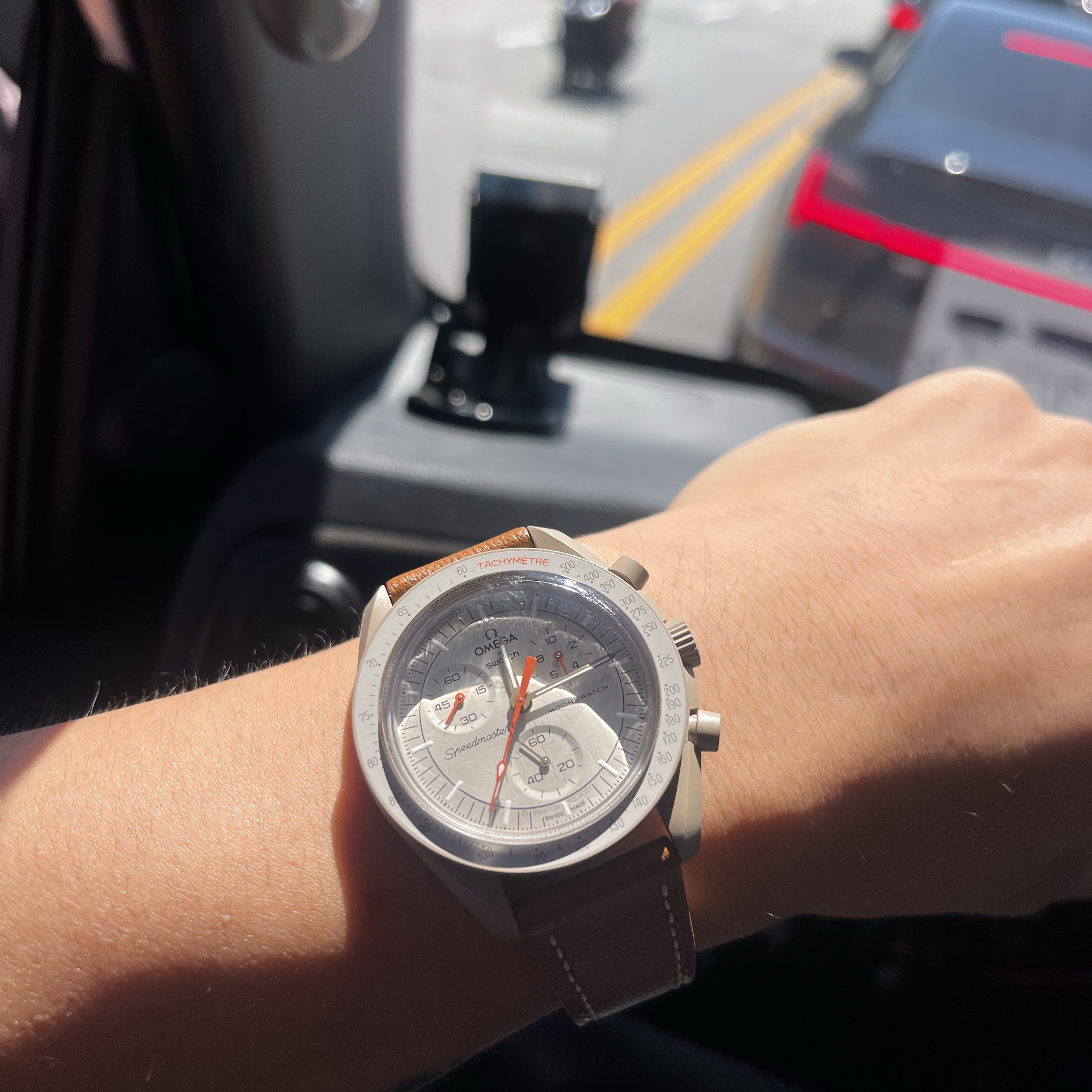 Swatch x Omega Bioceramic MoonSwatch Mission To Jupiter 착용 스타일