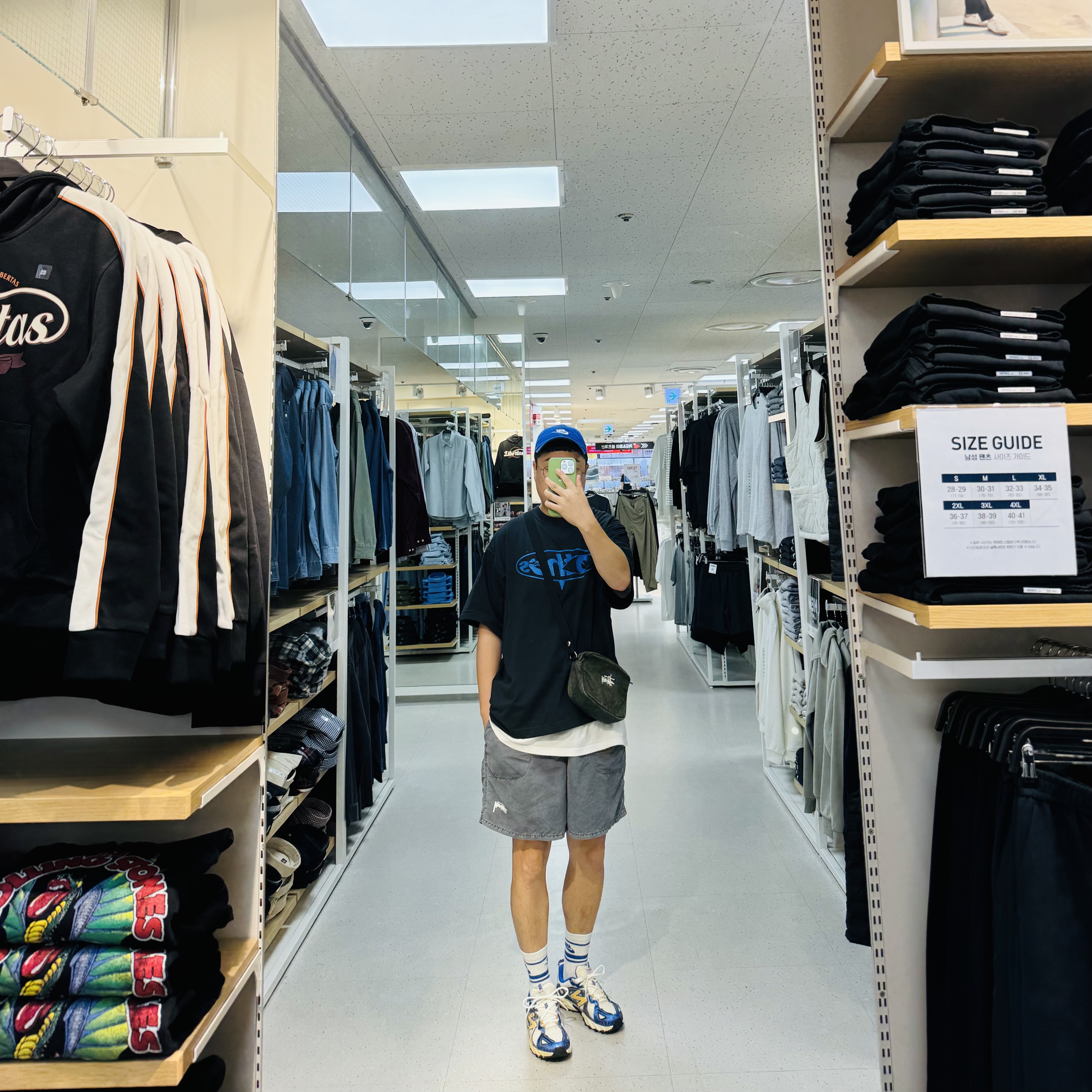 Nike Club Unstructured Futura Washed Cap Game Royal, Nike x Off-White NRG T-Shirt Black - Asia 착용 스타일 - 1