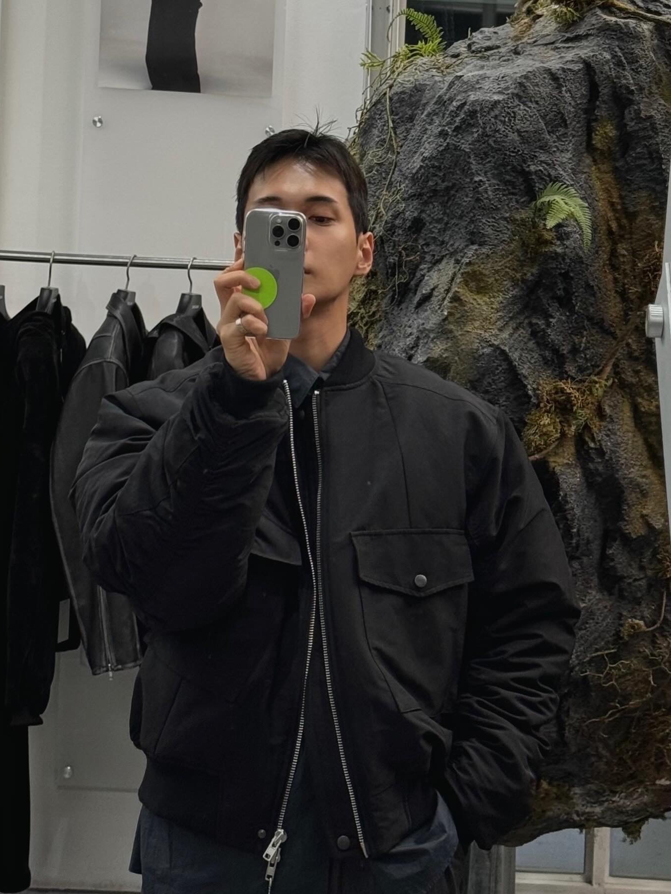 Haleine Cargo Pocket Bomber Jacket Black (VJ319), Haleine Cargo Pocket Bomber Jacket Grey (VJ320) 착용 스타일