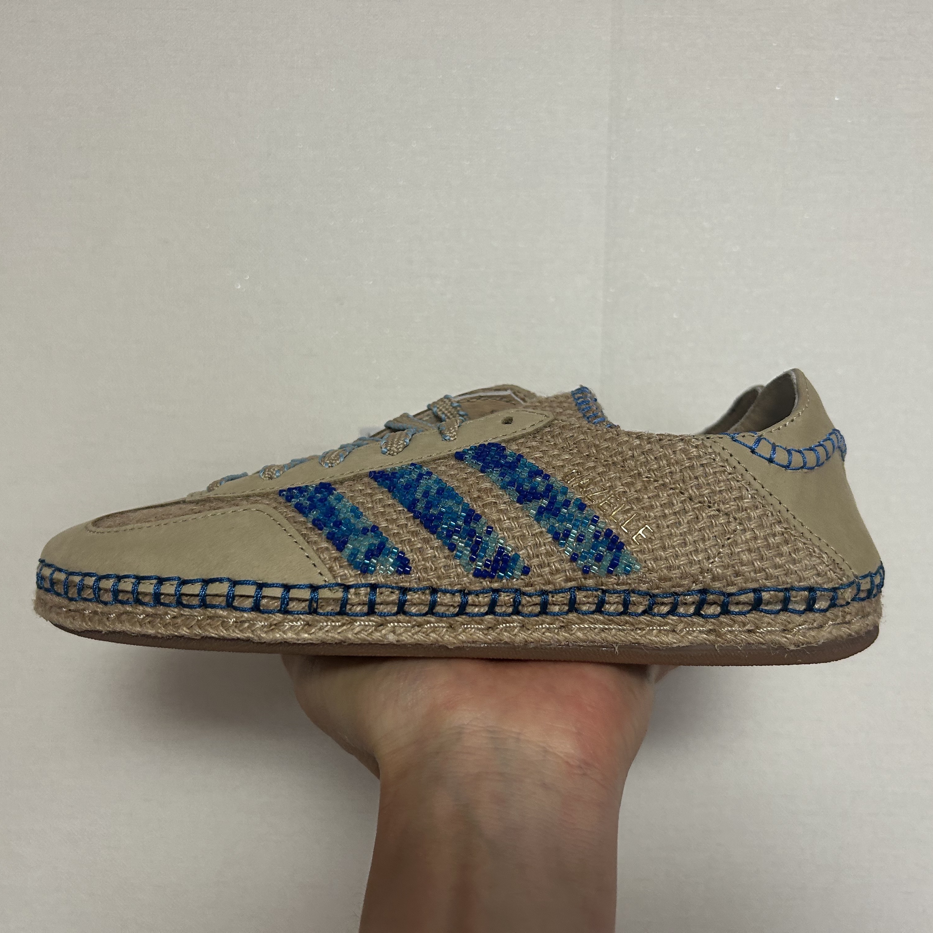 Adidas x Clot Gazelle Linen Khaki Light Blue 착용 스타일 - 1