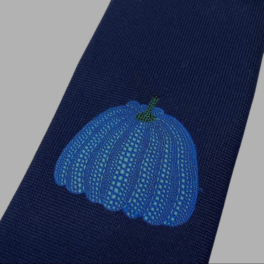 Louis Vuitton x YK Pumpkin Tie Blue 착용 스타일 - 1