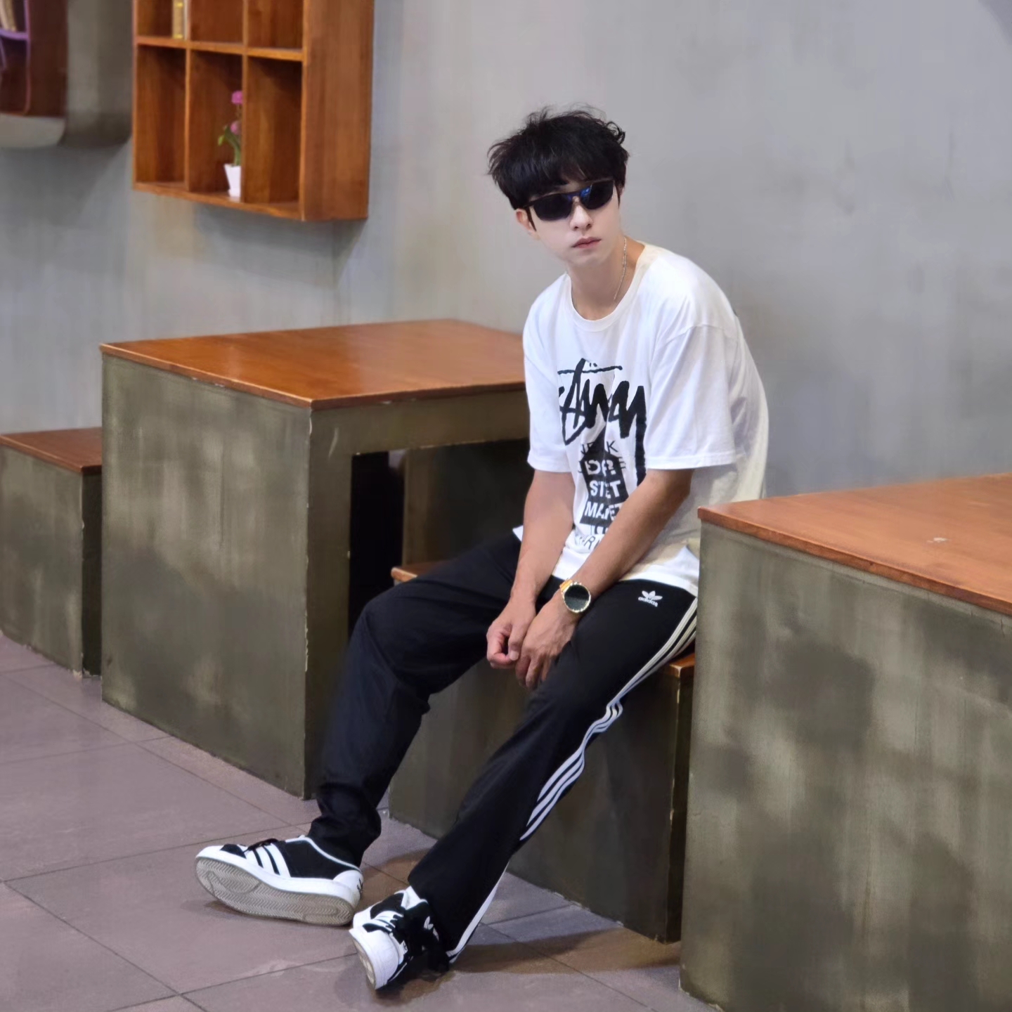 Stussy DSM World Tour T-Shirt White, Stussy DSM World Tour T-Shirt White 2023 착용 스타일 - 3