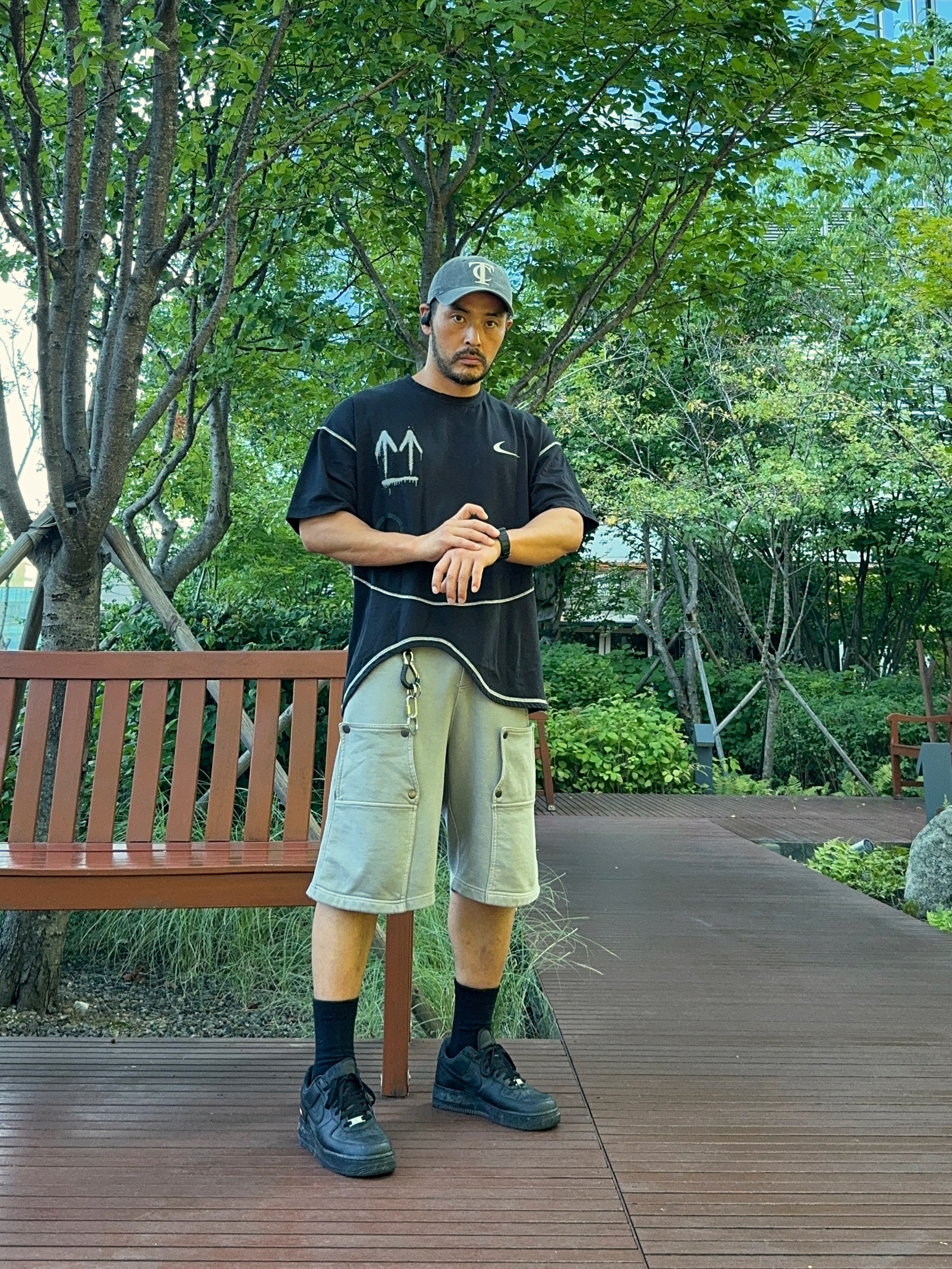 Nike x Supreme Air Force 1 Low Black 착용 스타일 - 3