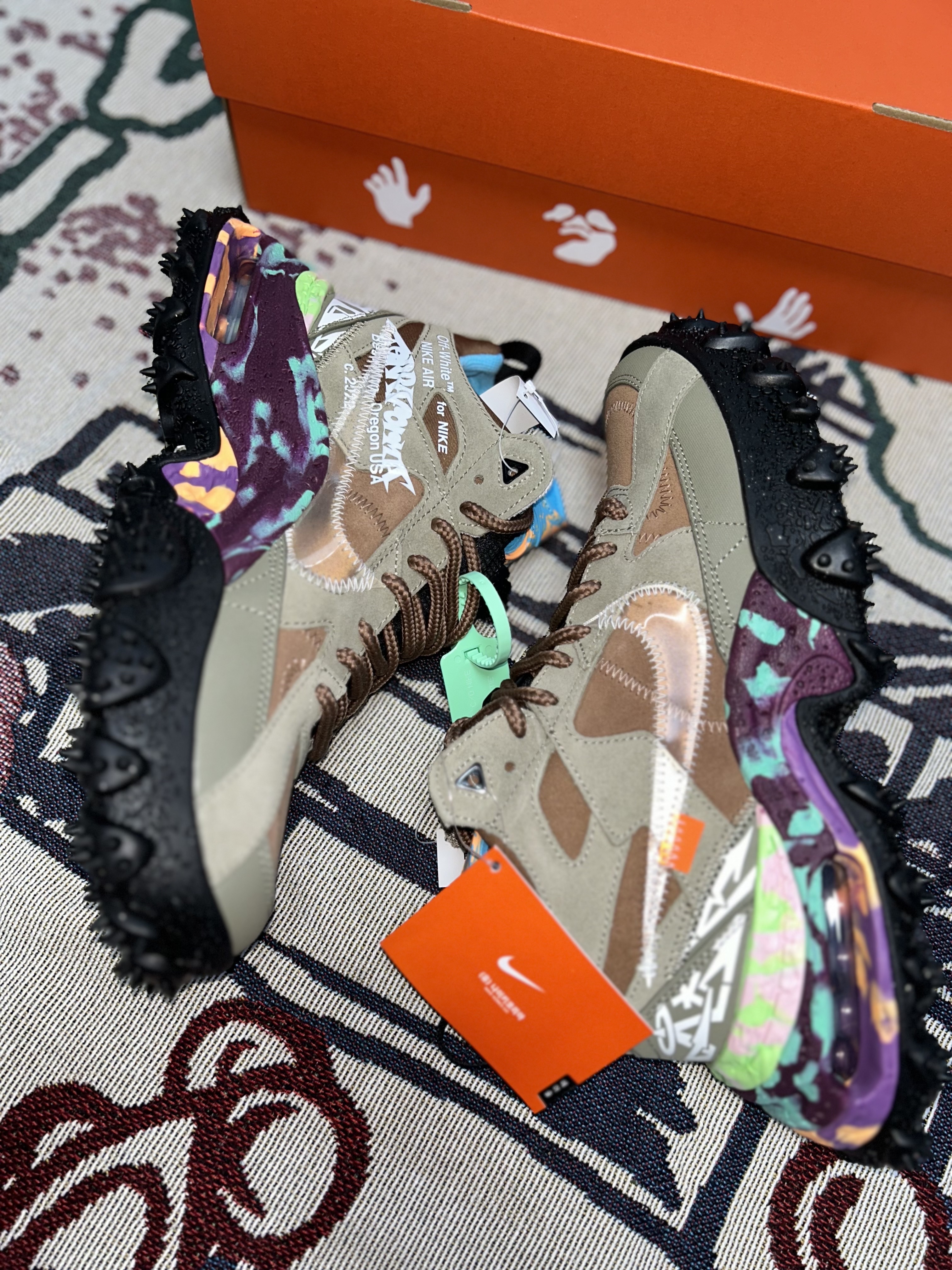 Nike x Off-White Terra Forma Matte Olive 착용 스타일 - 5