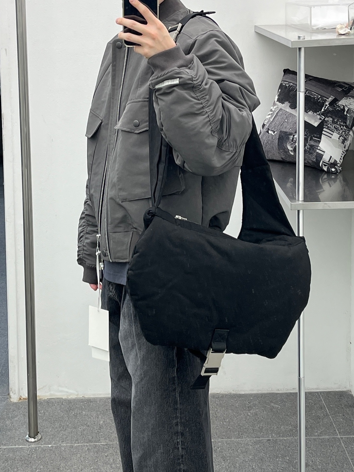 Haleine Cargo Pocket Bomber Jacket Black (VJ319), Haleine Cargo Pocket Bomber Jacket Grey (VJ320) 착용 스타일