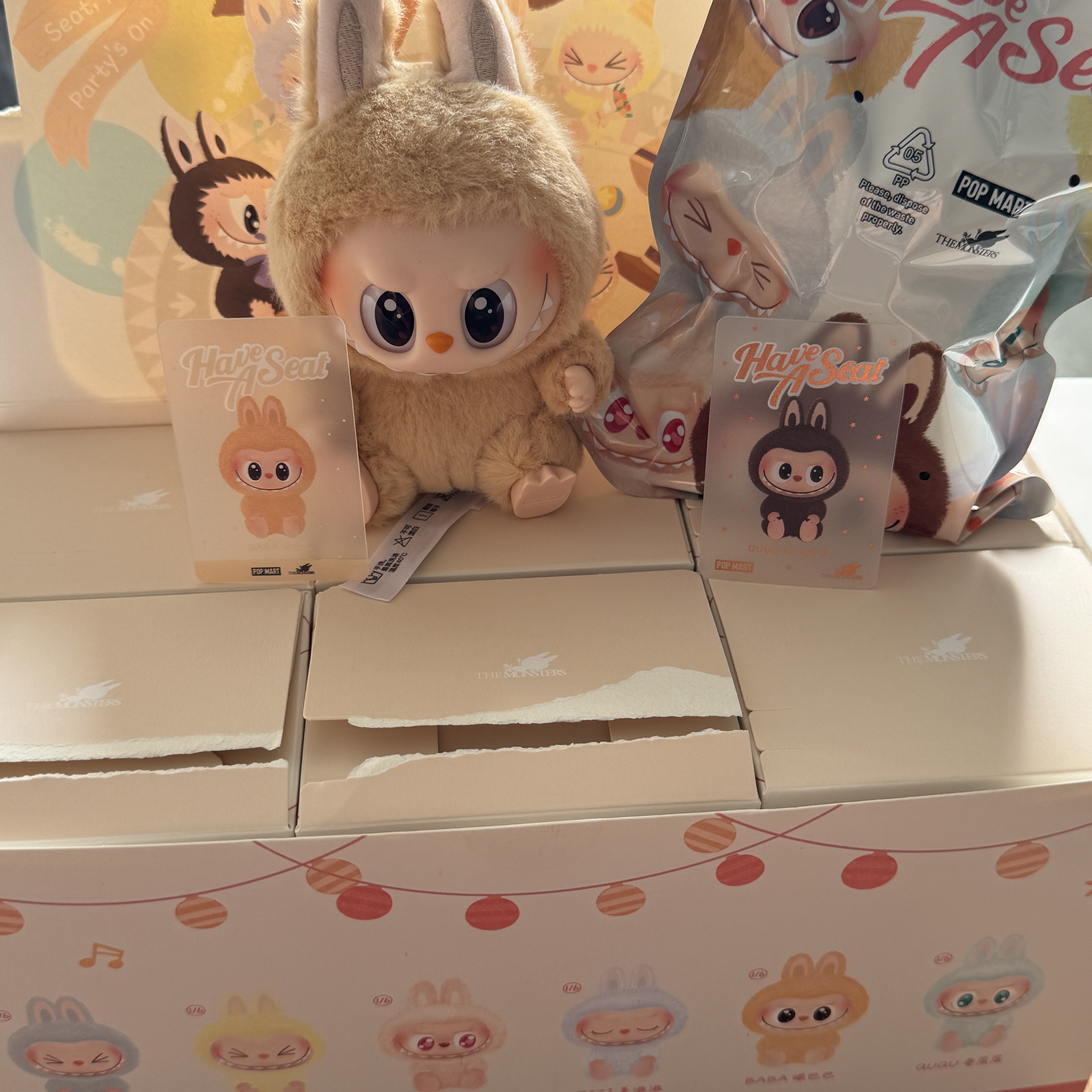 Pop Mart Labubu Let's Play Together Doll Series Sealed Case (6 Blind Boxes) 착용 스타일