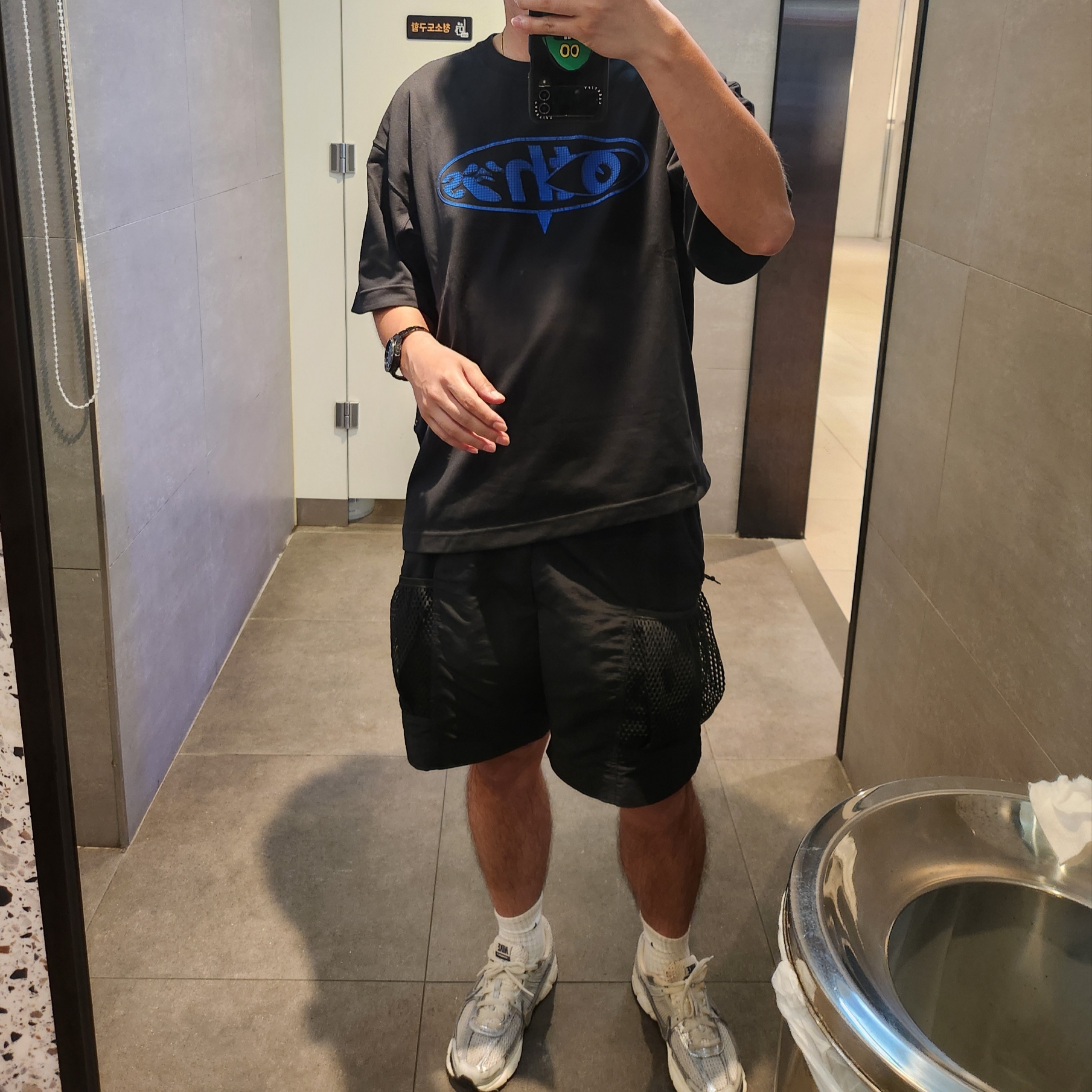 Nike x Off-White NRG T-Shirt Black - Asia, Nike ACG Snowgrass Cargo Shorts Black - Asia 착용 스타일 - 5