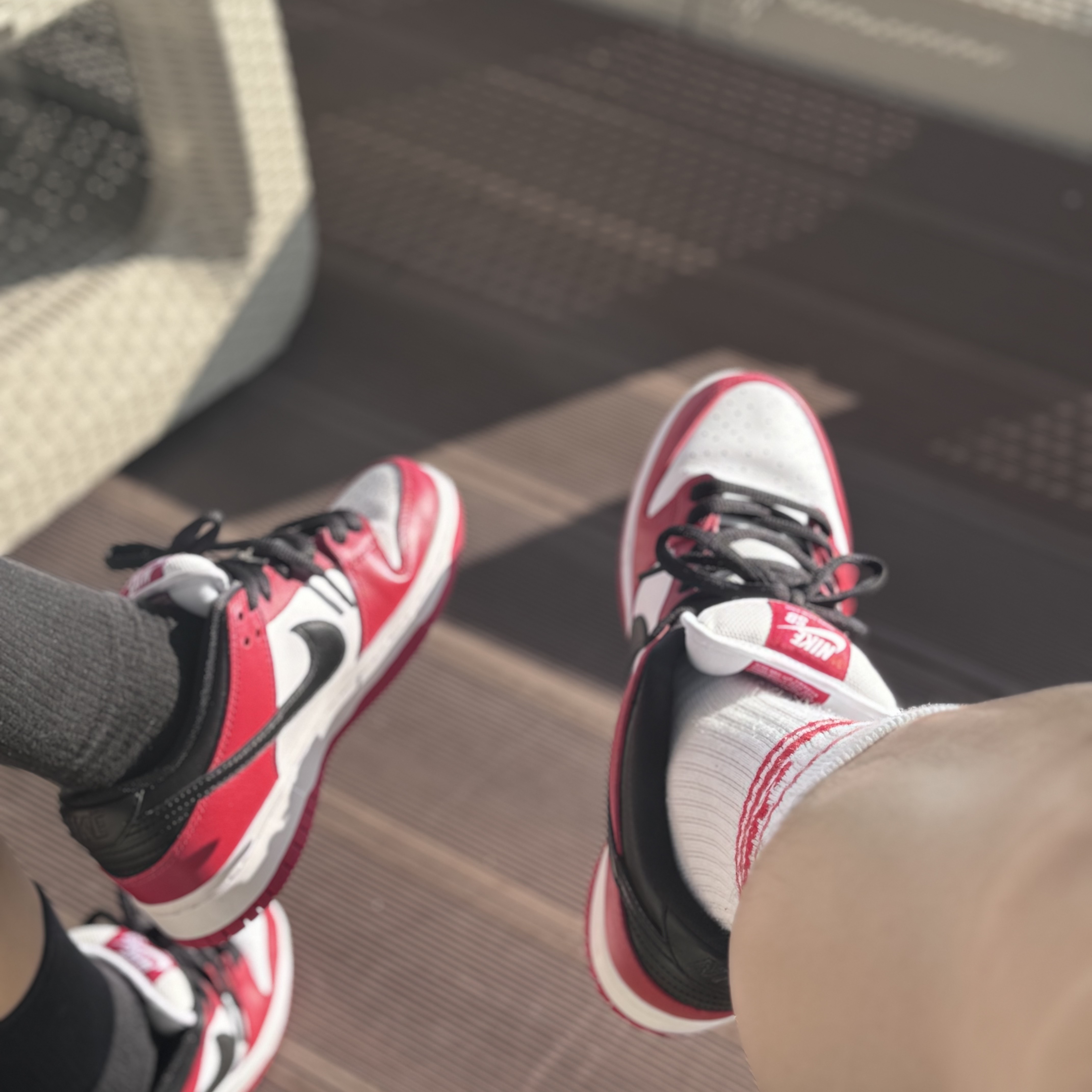 Nike SB Dunk Low Pro Chicago 착용 스타일 - 1