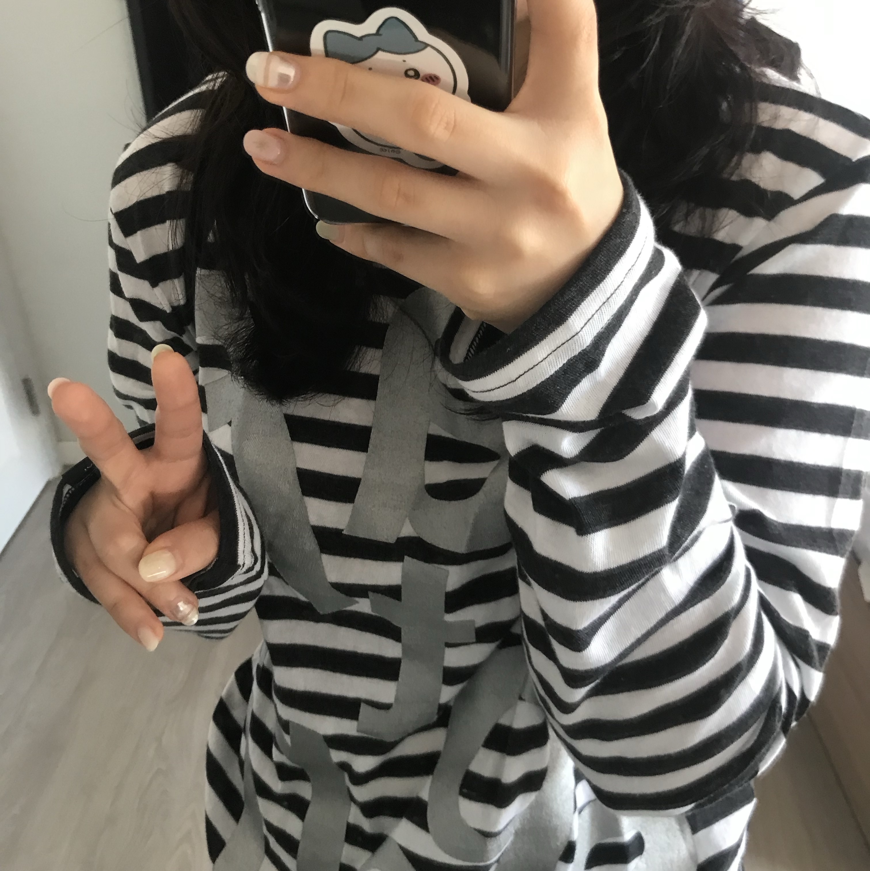 [KREAM 단독] Safarispot Ticketing Stripe Border Tee Gray White 착용 스타일