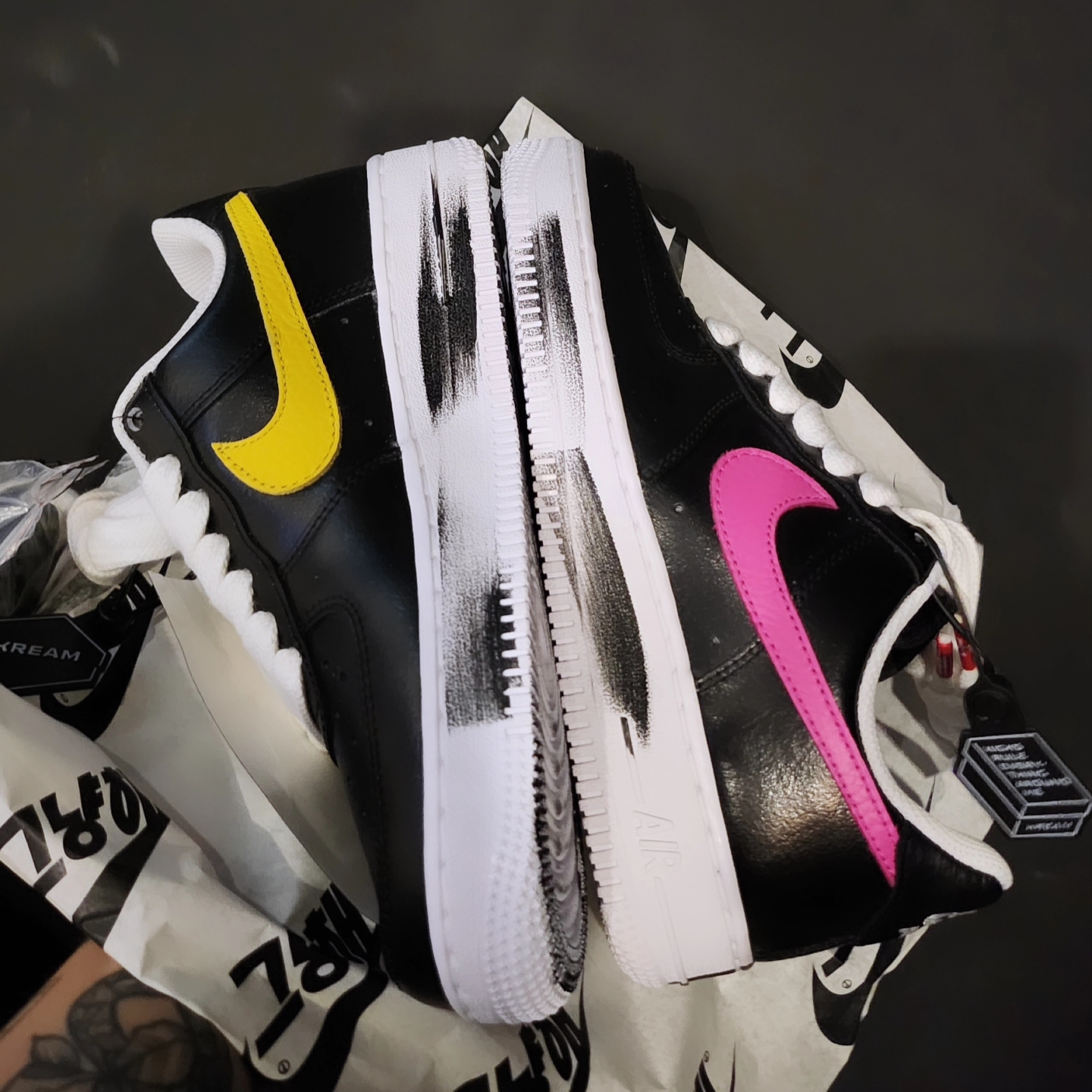 Nike x Peaceminusone Air Force 1 Low Para-Noise 3.0 Black and Multicolor 착용 스타일 - 2