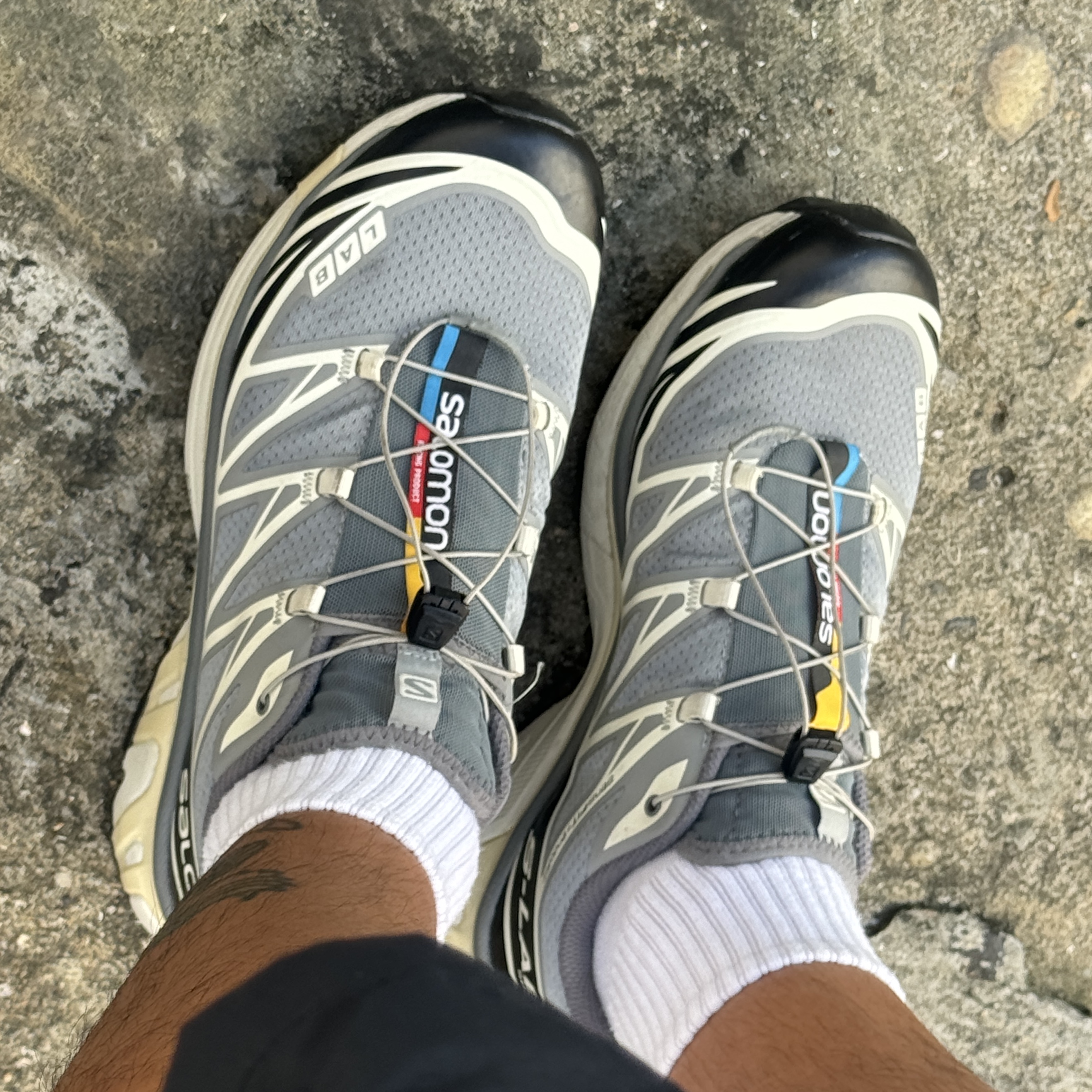 Salomon XT-6 Recut Phantom Vanilla Ice 착용 스타일