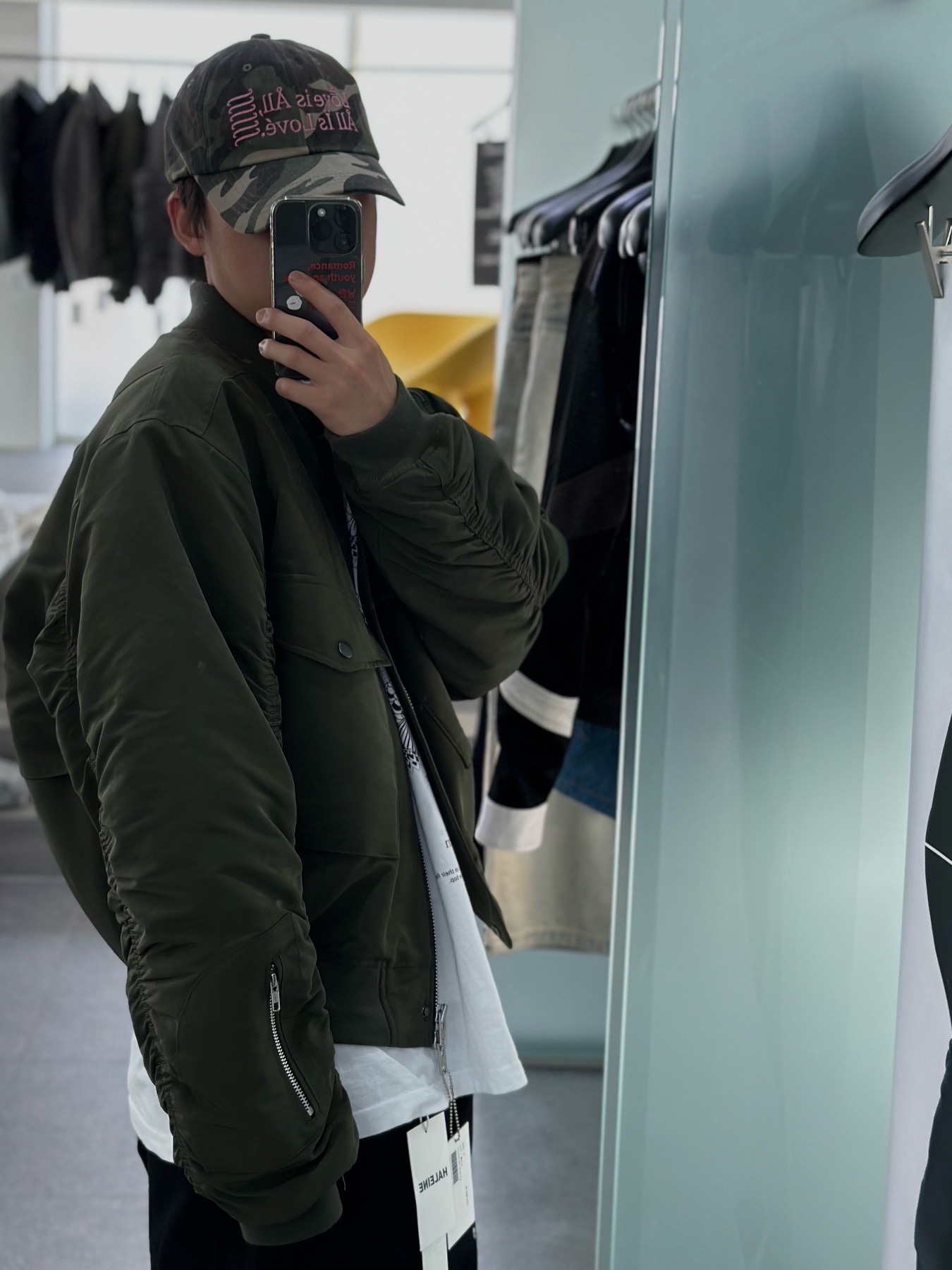 Haleine Cargo Pocket Bomber Jacket Black (VJ319), Haleine Cargo Pocket Bomber Jacket Grey (VJ320) 착용 스타일