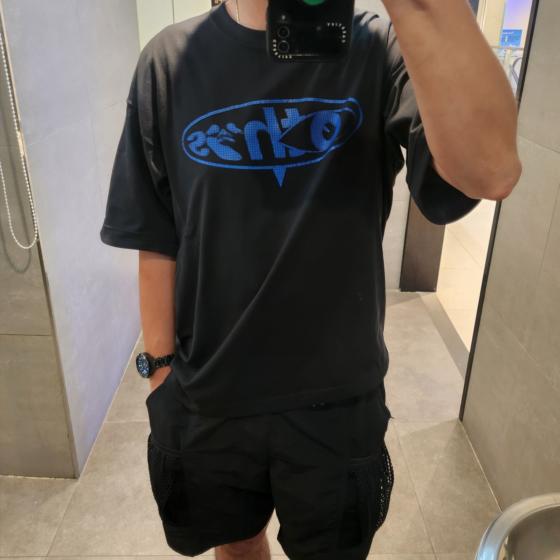 Nike x Off-White NRG T-Shirt Black - Asia, Nike ACG Snowgrass Cargo Shorts Black - Asia 착용 스타일 - 1