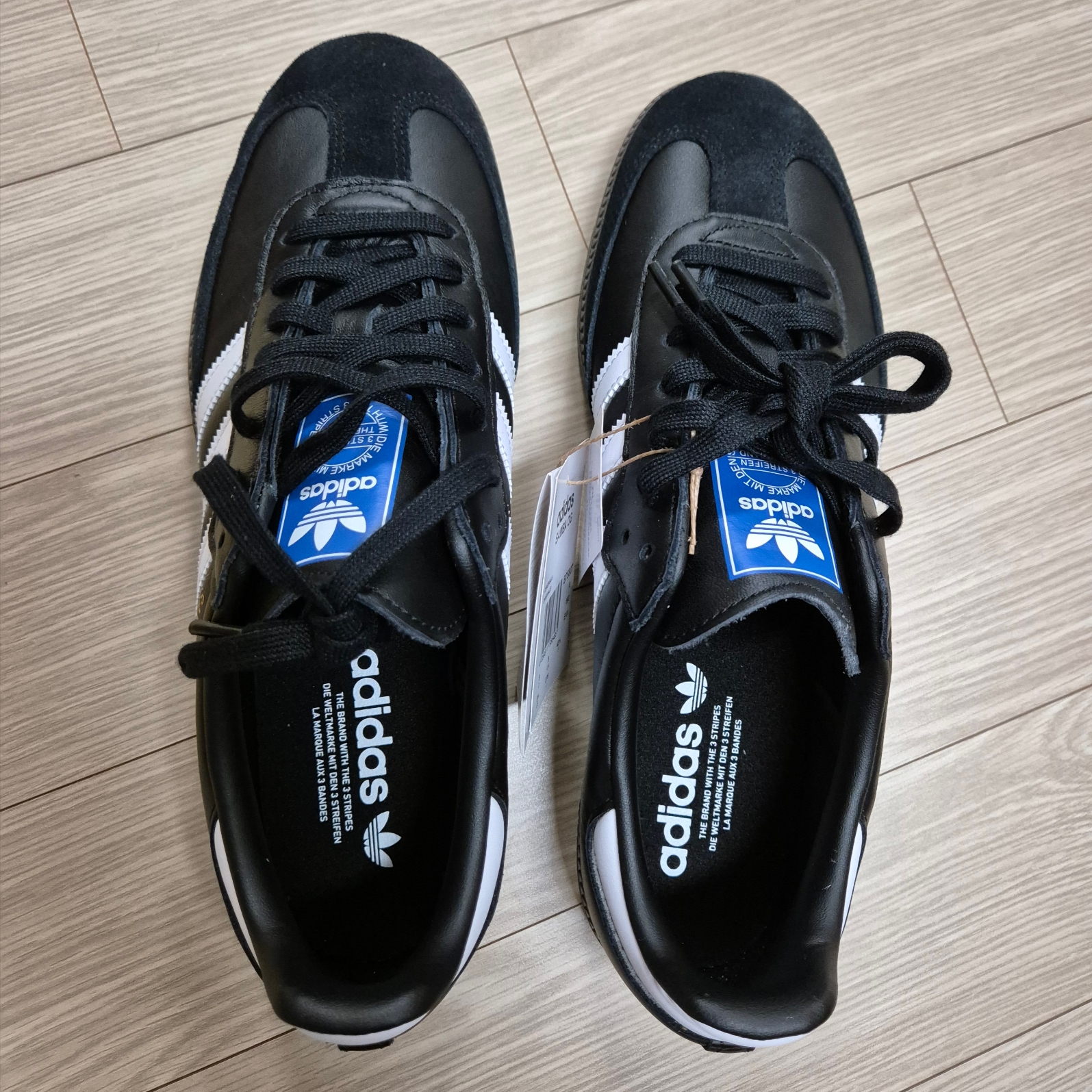 Adidas Samba OG Black White Gum 착용 스타일