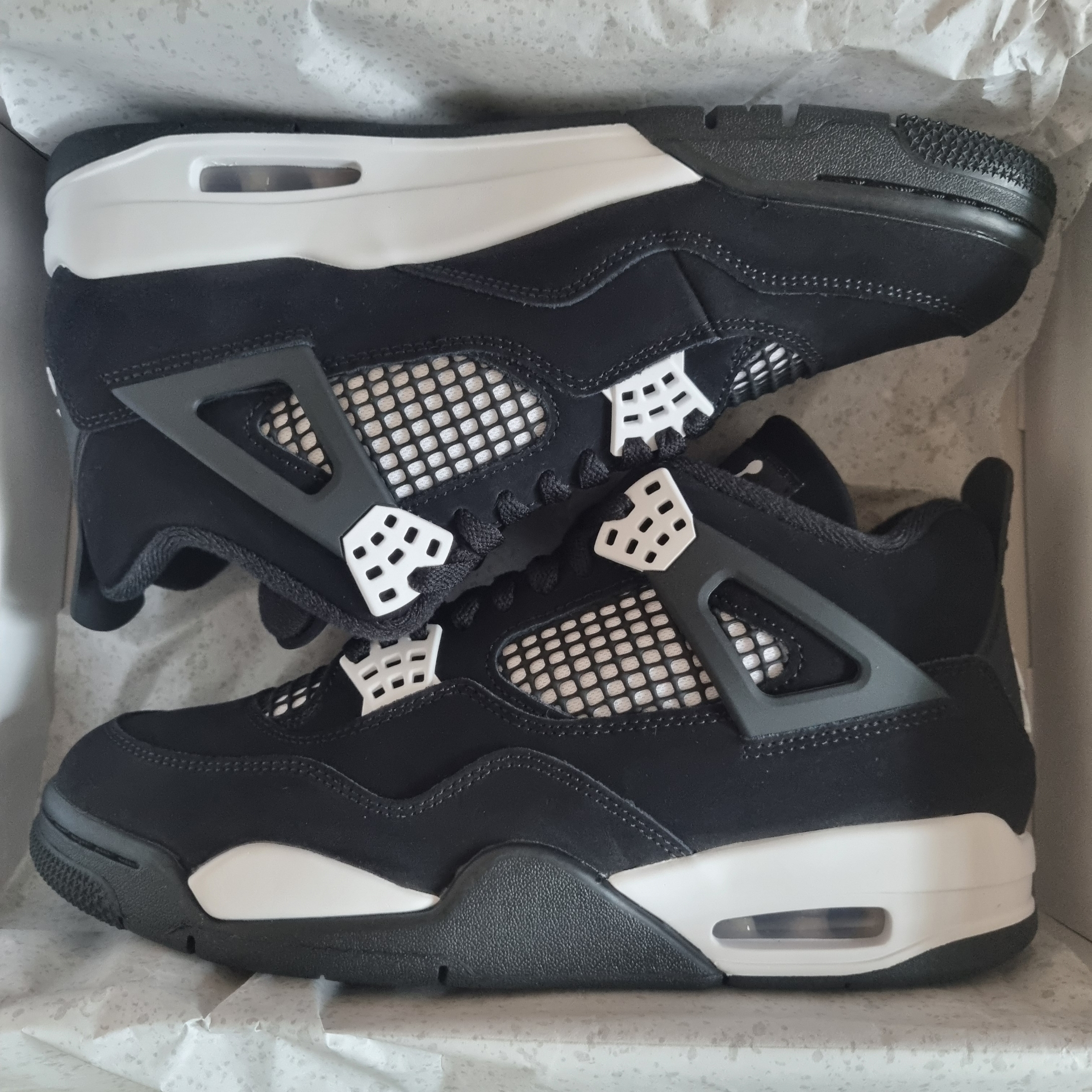 Jordan 4 Retro White Thunder 착용 스타일
