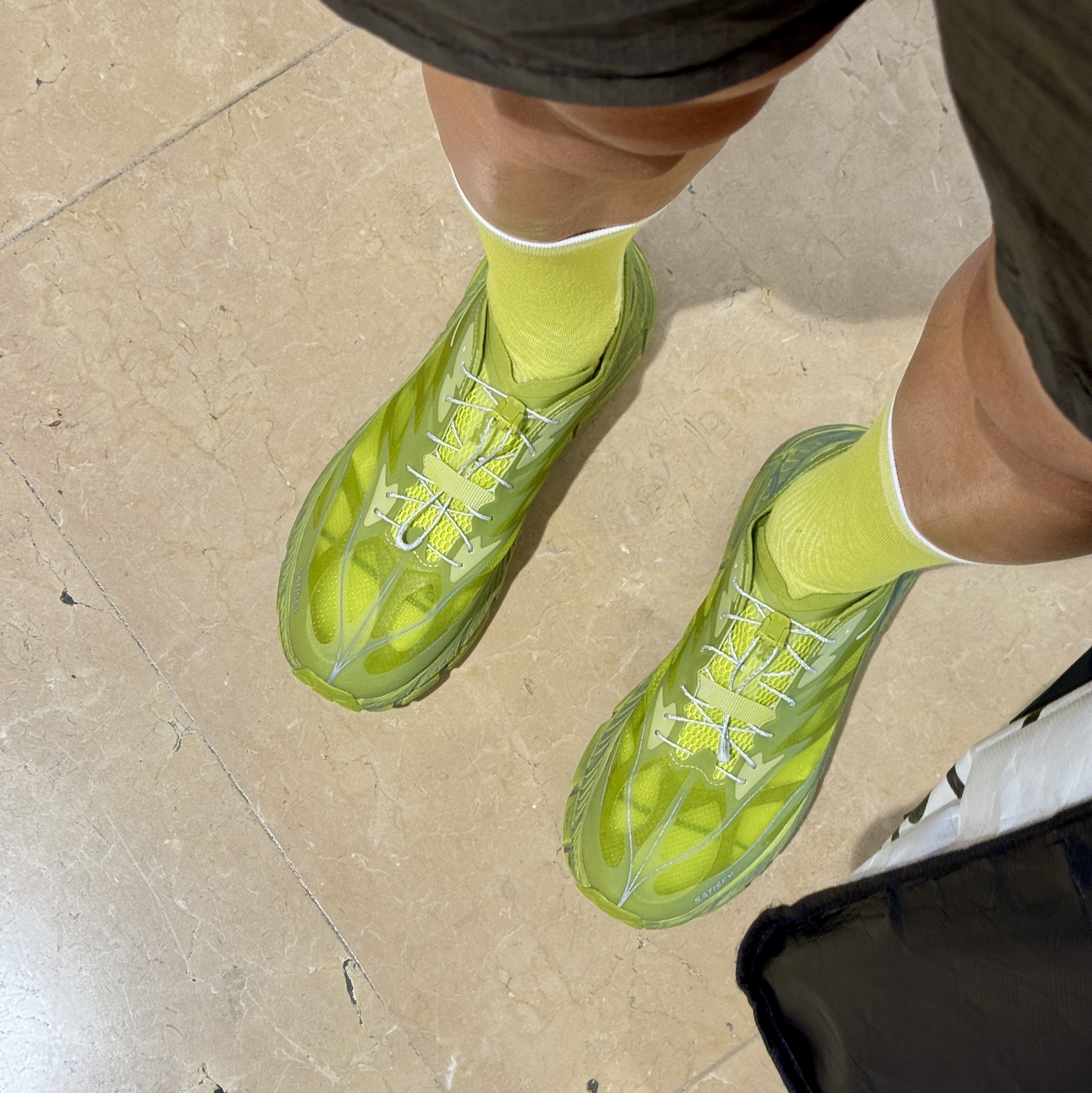 Nike x Cactus Plant Flea Market L/S Jersey Grey - Asia, Hoka x Satisfy Mafate Speed 4 Lite Sulfur 착용 스타일 - 3