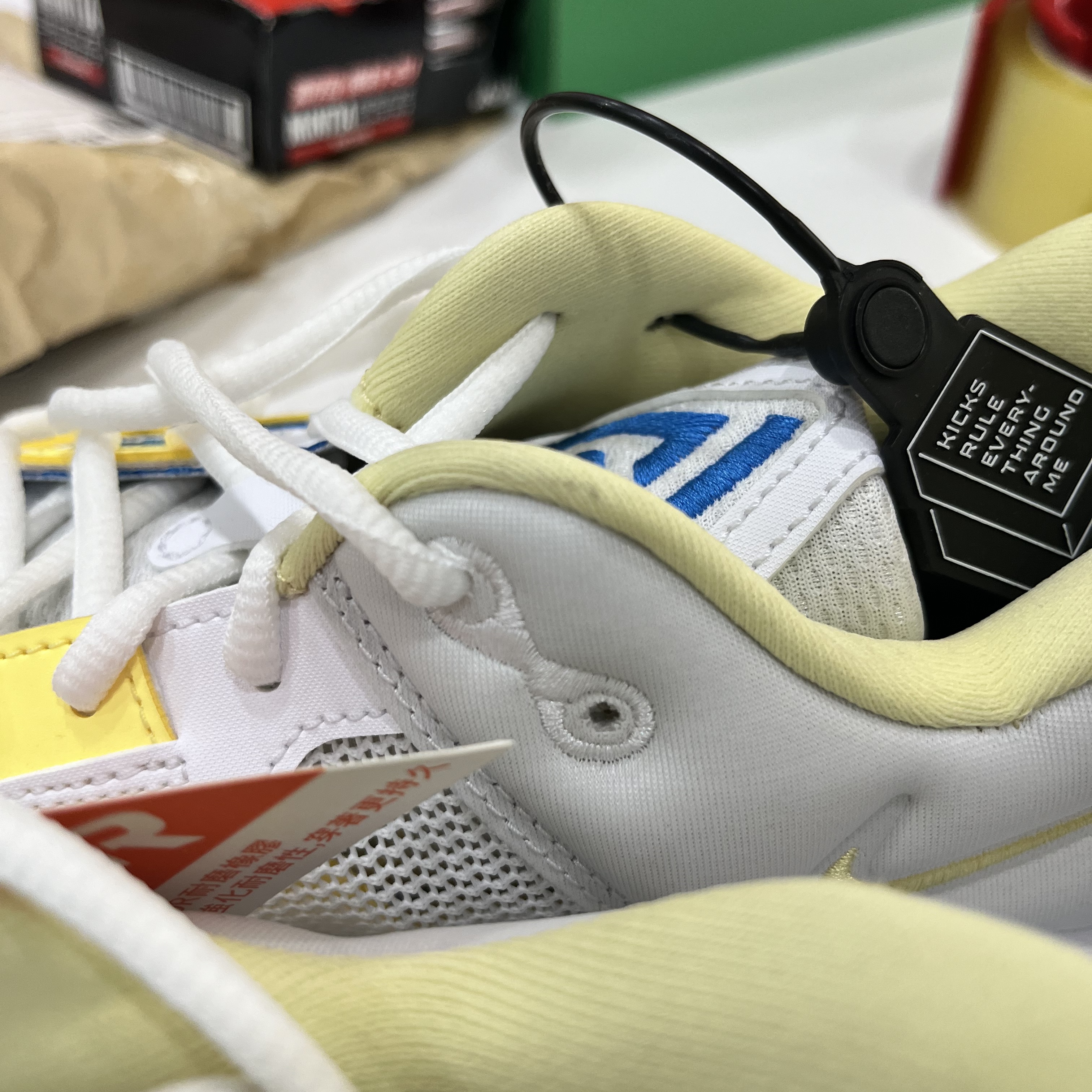 Nike Giannis Immortality 3 EP White Light Photo Blue 착용 스타일 - 1