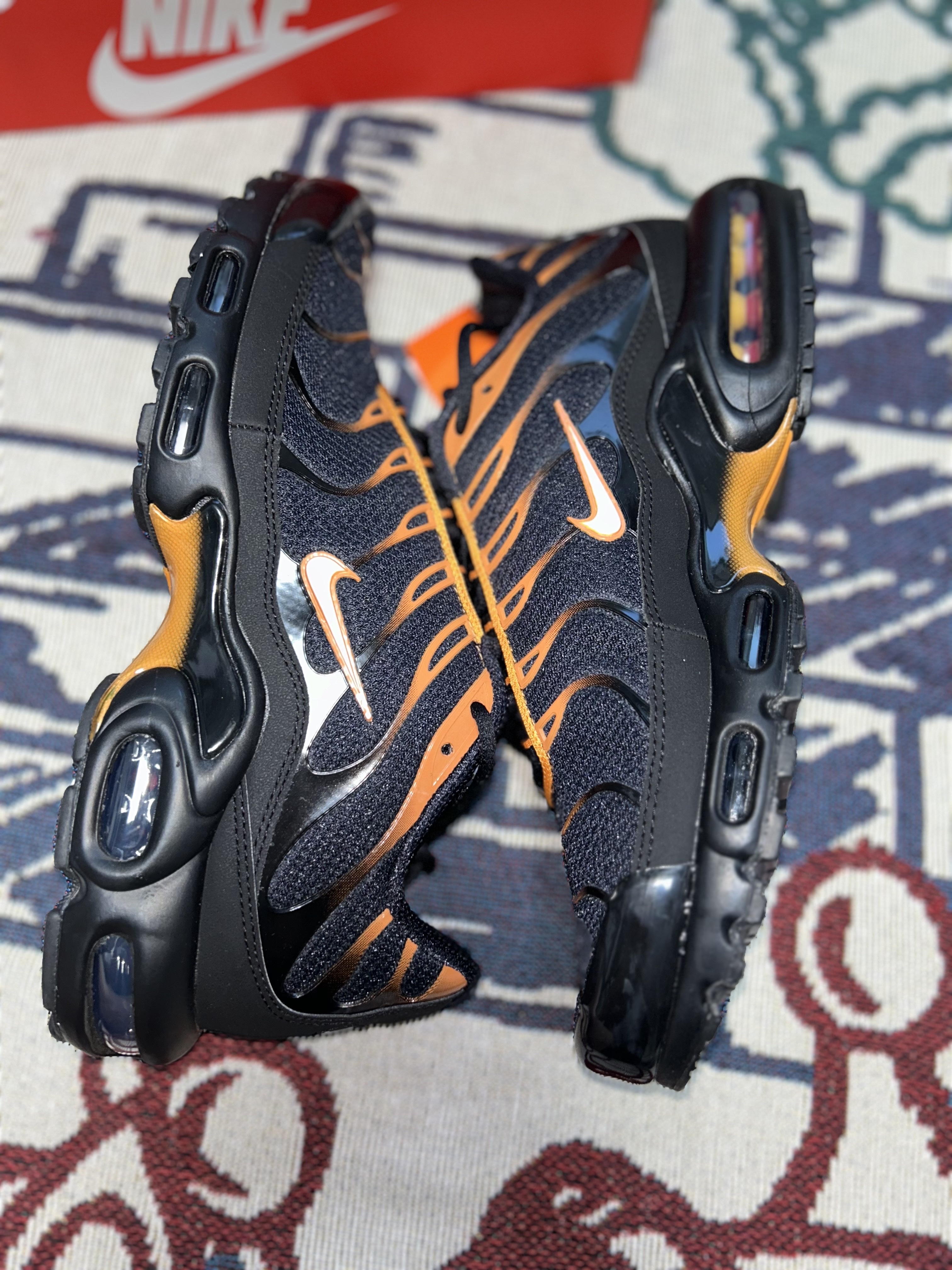 Nike Air Max Plus Pure Dark Obsidian Monarch 착용 스타일 - 4