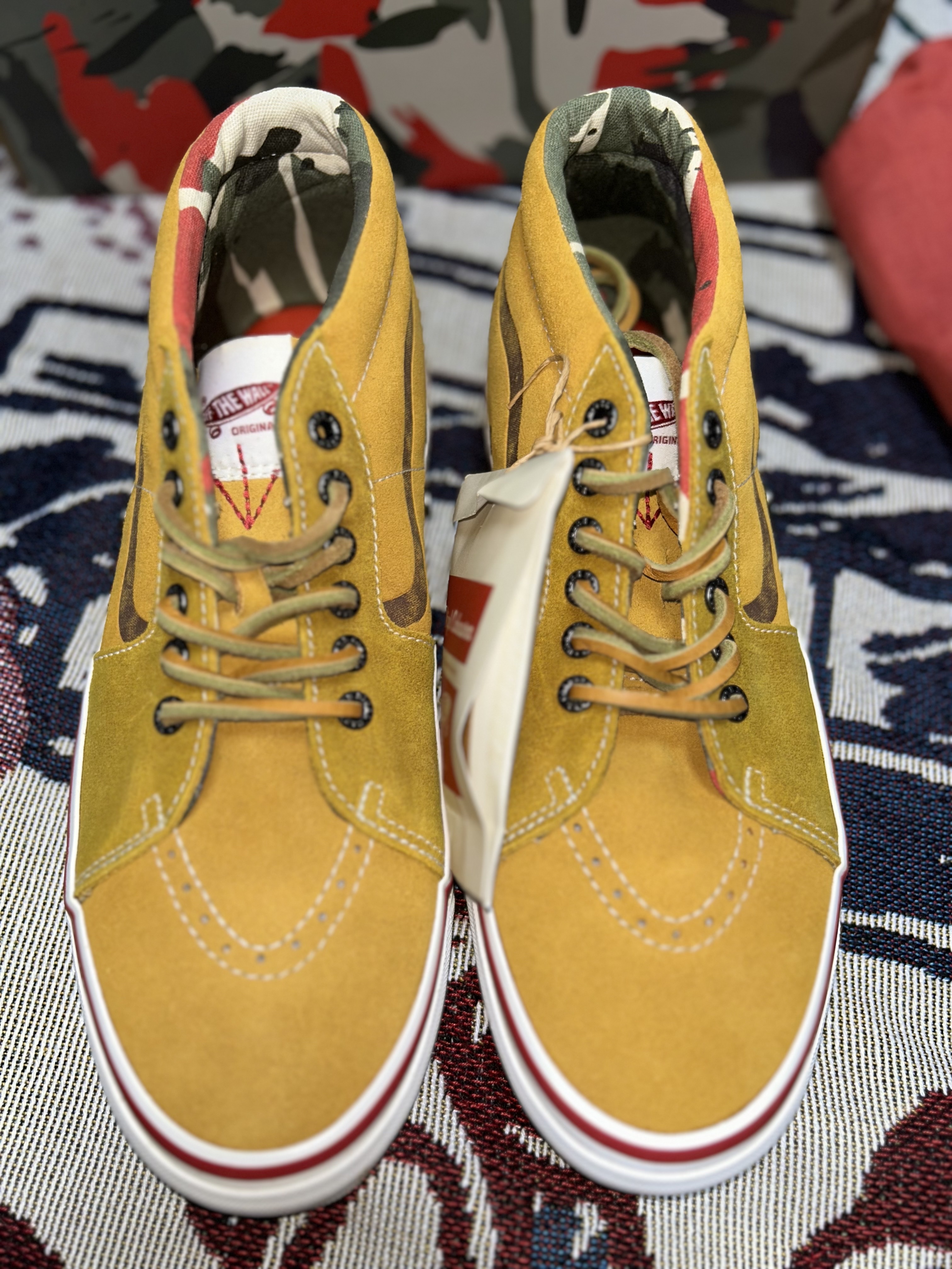 Vans Vault x Nigel Carbourn Og SK8-Mid LX Vintage Suede Tan 착용 스타일 - 2