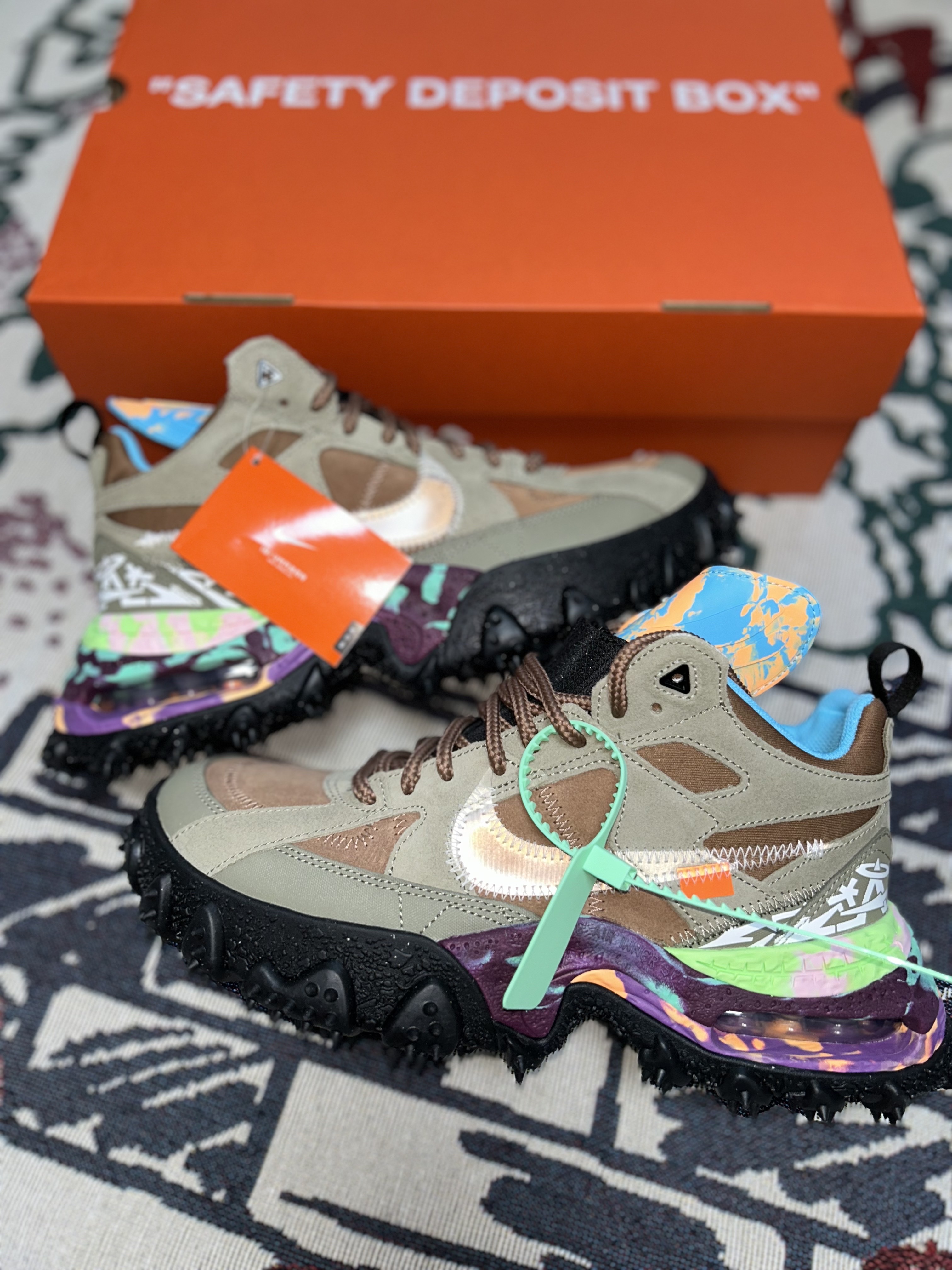 Nike x Off-White Terra Forma Matte Olive 착용 스타일 - 1