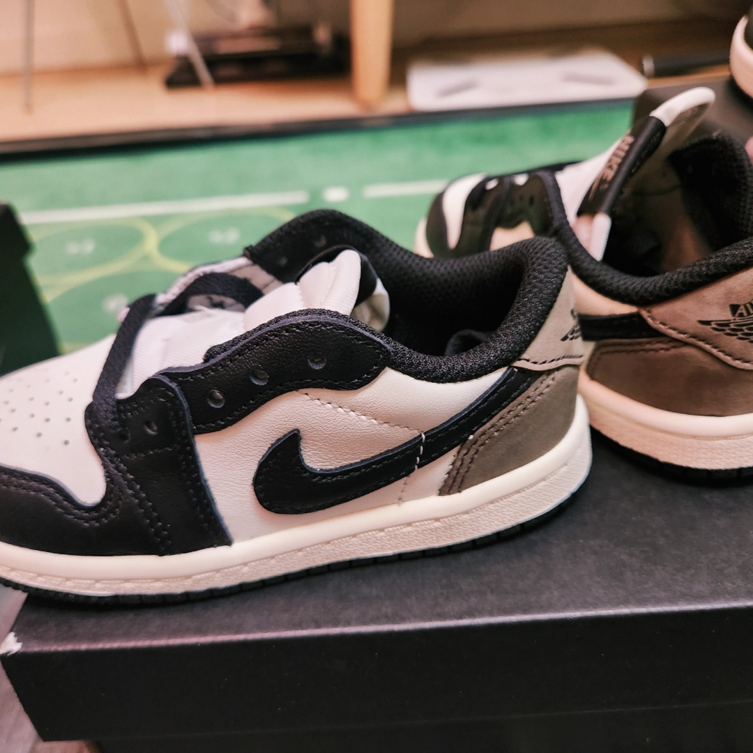 (TD) Jordan 1 Retro Low OG Mocha 착용 스타일 - 1