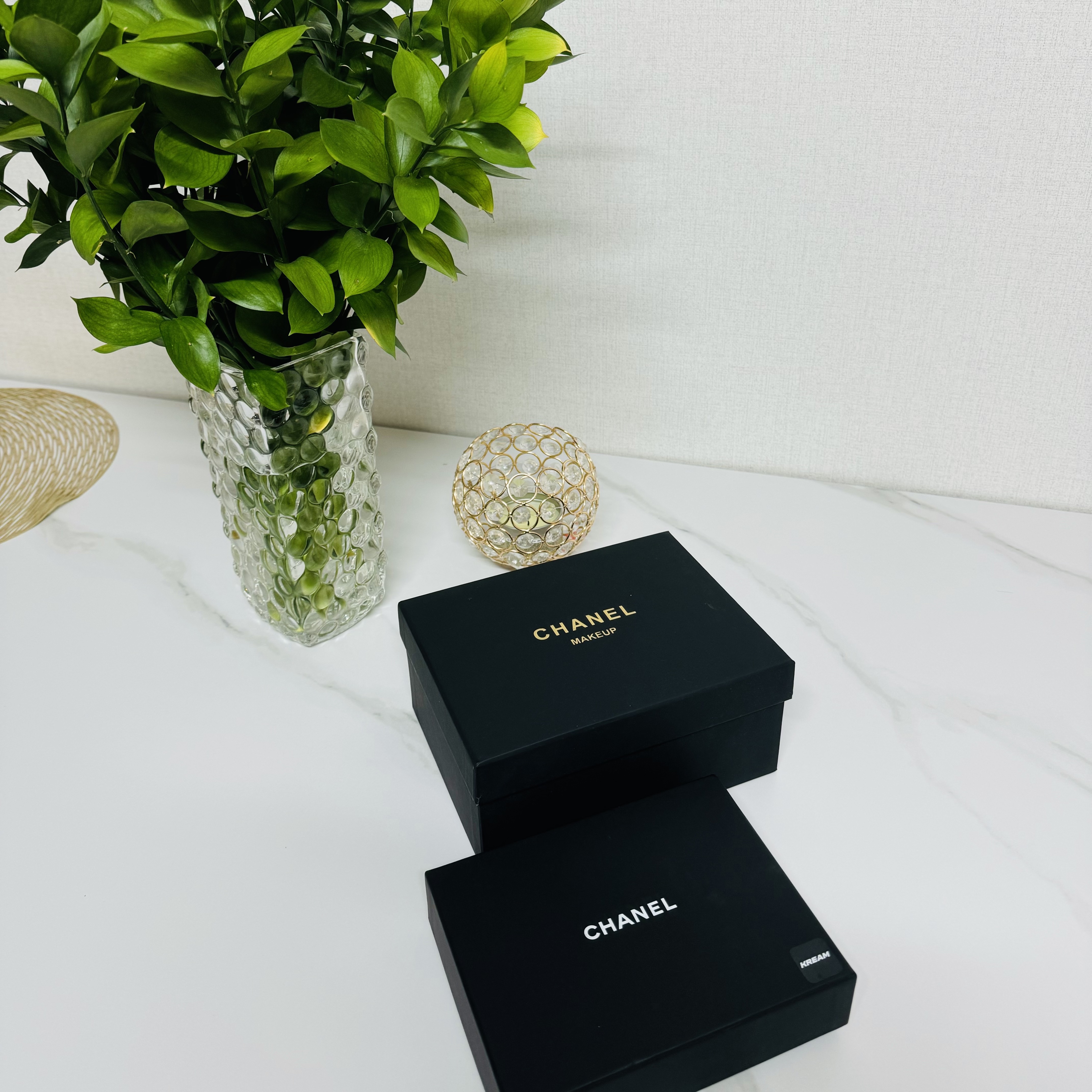 Chanel Classic Card Holder Grained Calfskin & Silver Black 착용 스타일