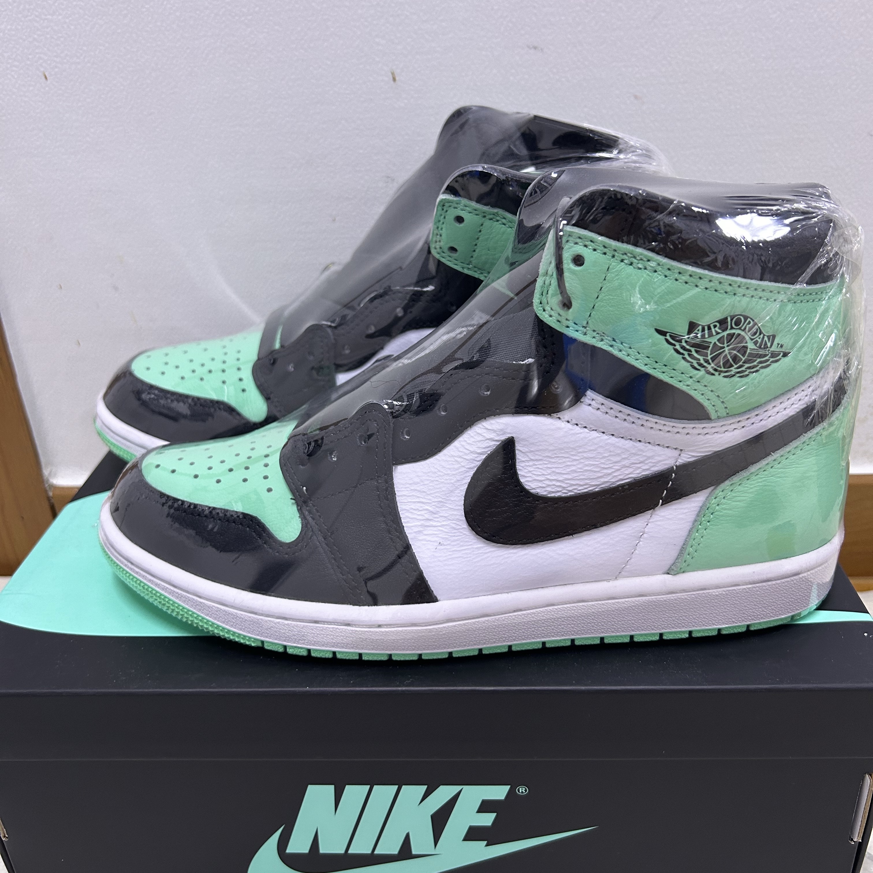 Jordan 1 Retro High OG Green Glow 착용 스타일