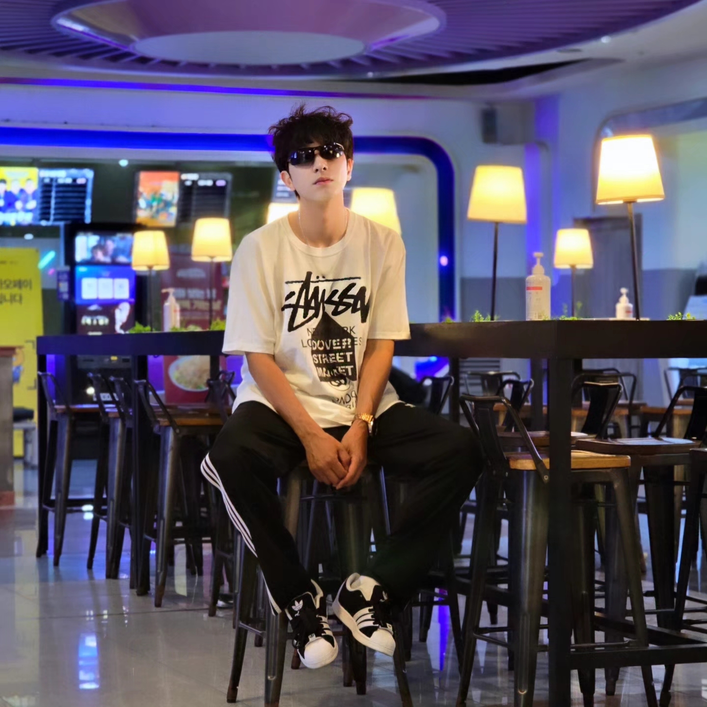 Stussy DSM World Tour T-Shirt White, Stussy DSM World Tour T-Shirt White 2023 착용 스타일 - 6