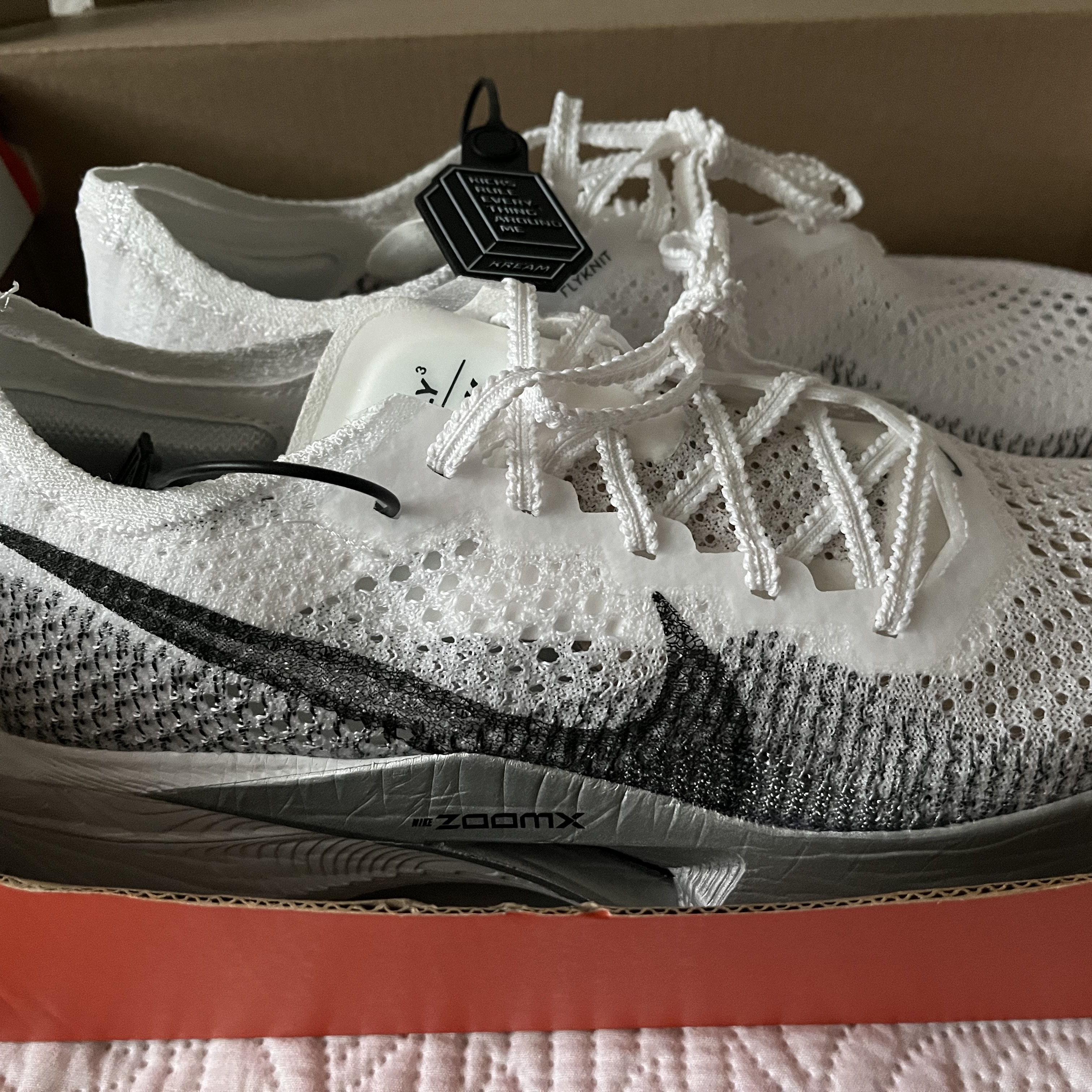 Nike ZoomX Vaporfly Next% 3 White Grey 착용 스타일 - 3