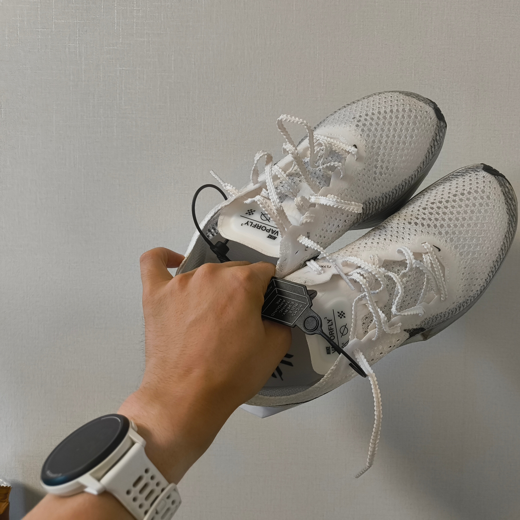 Nike ZoomX Vaporfly Next% 3 White Grey 착용 스타일 - 4