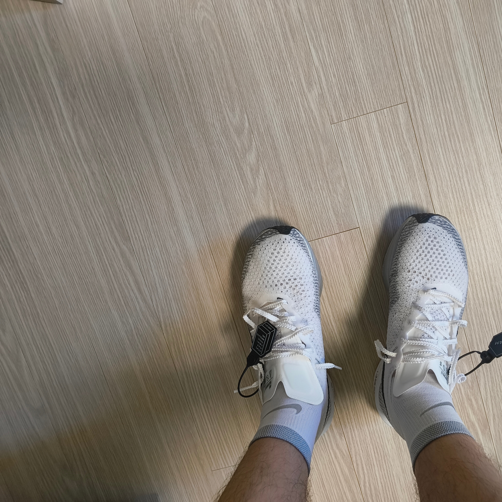 Nike ZoomX Vaporfly Next% 3 White Grey 착용 스타일 - 3