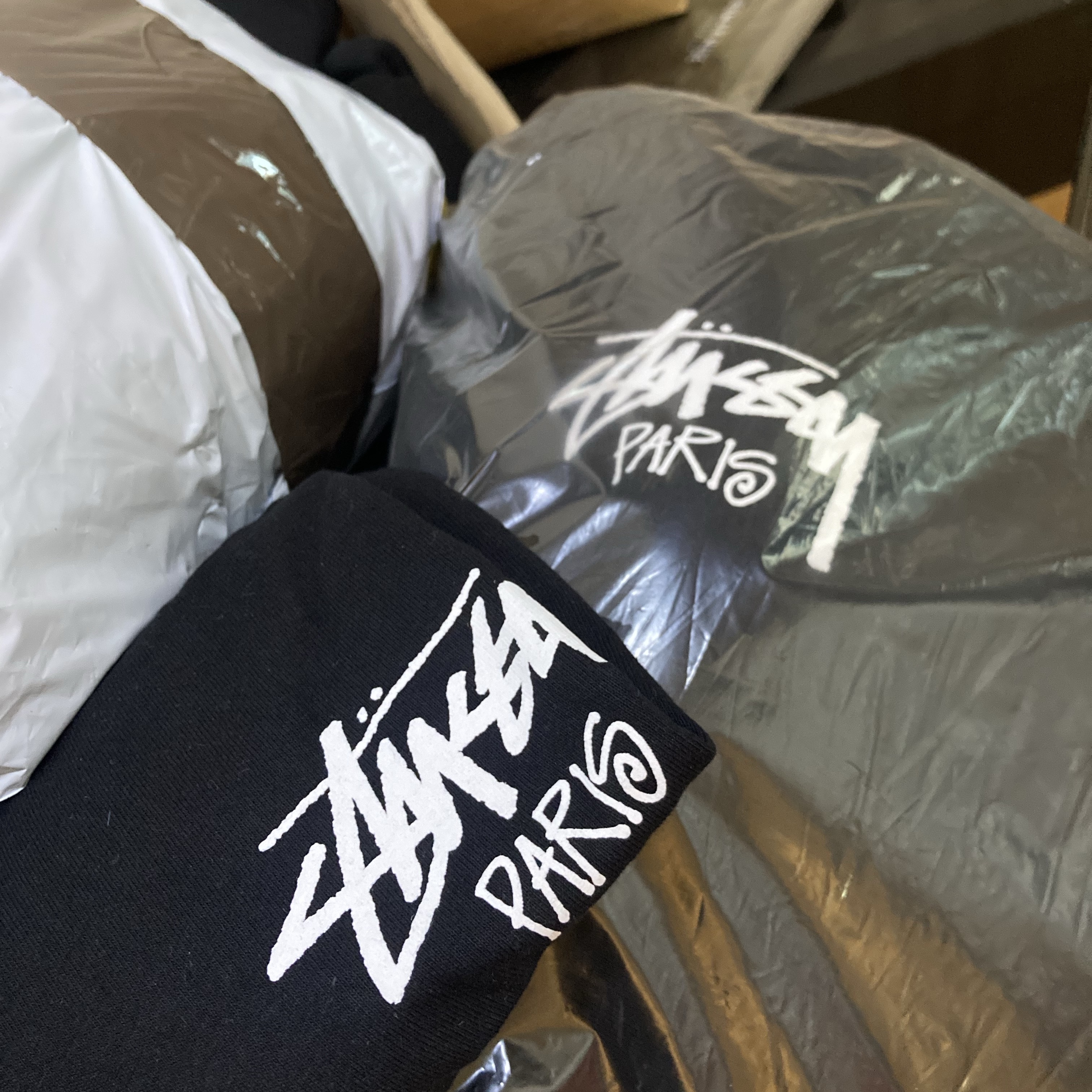 Stussy Stock Paris Hood Black 착용 스타일