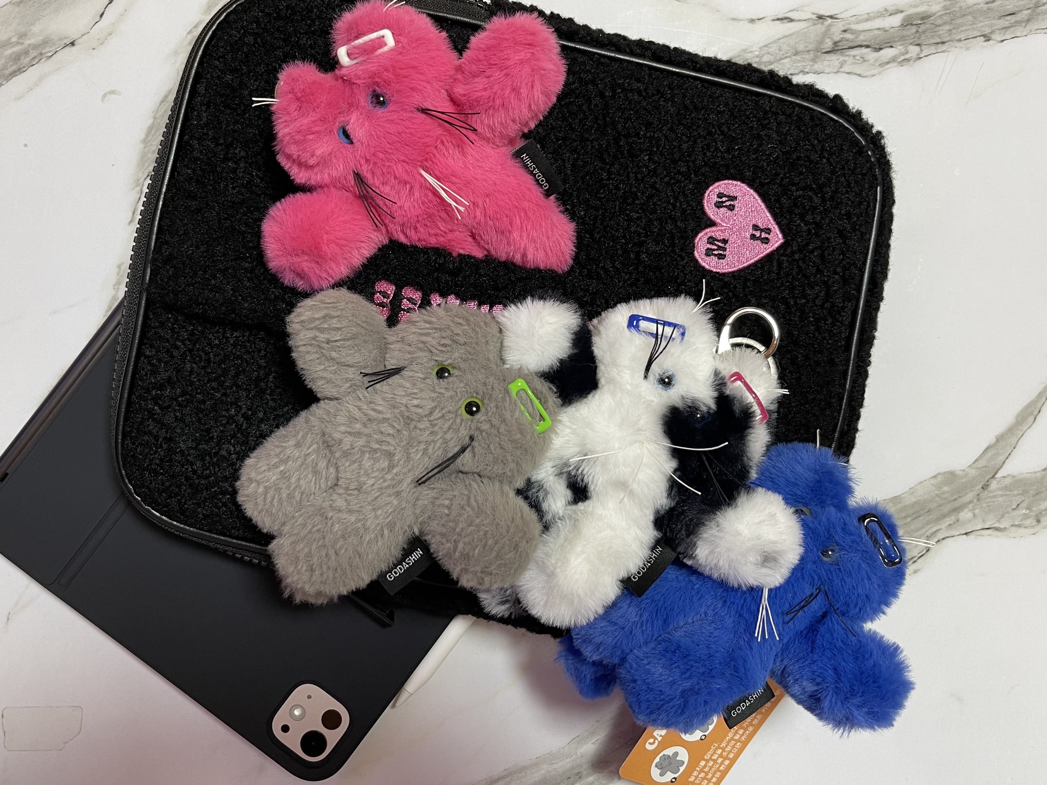 Godashin x Amuse Az Keyring Blue, Godashin Cats Keyring Pink 착용 스타일 - 5