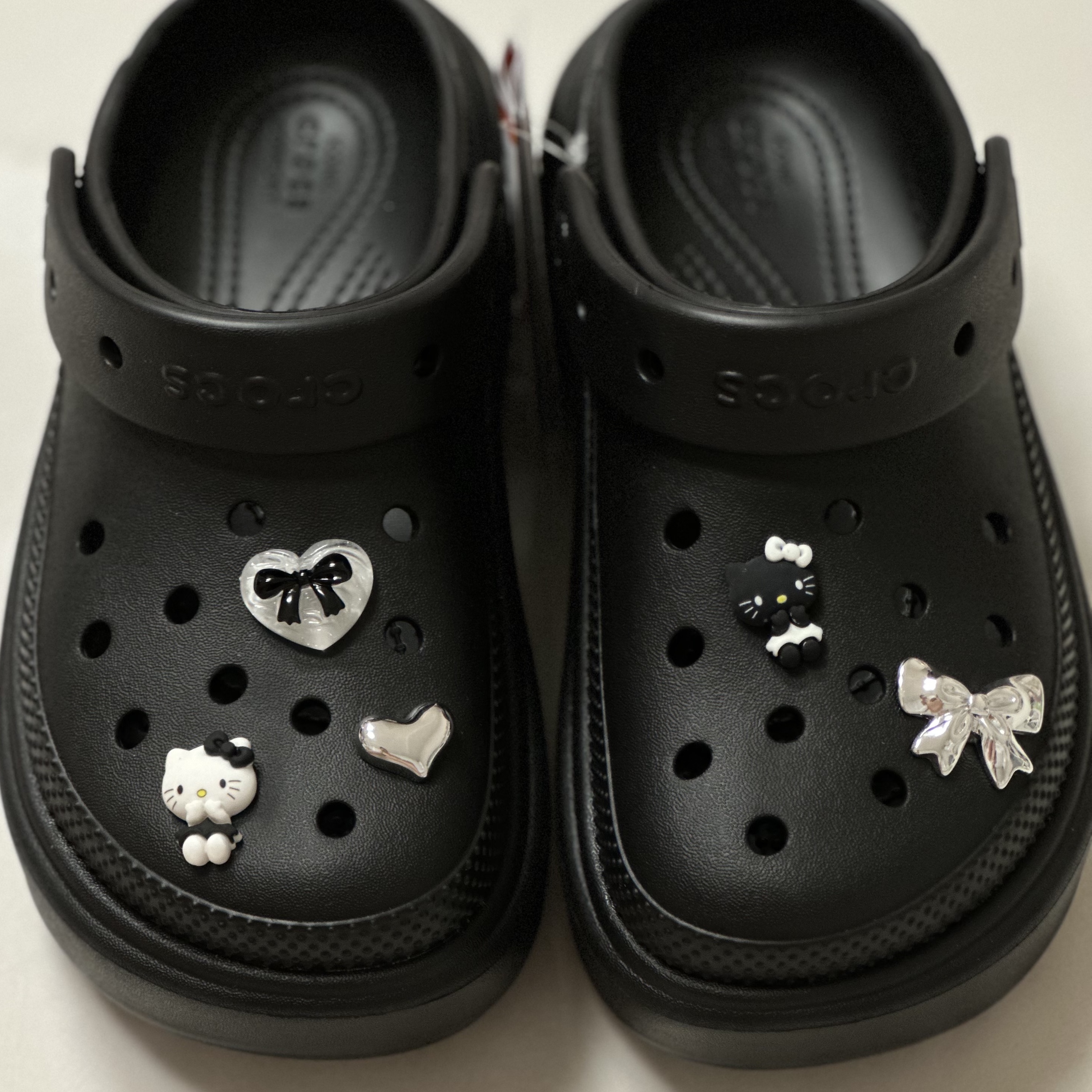 Crocs Stomp Clog Black 착용 스타일