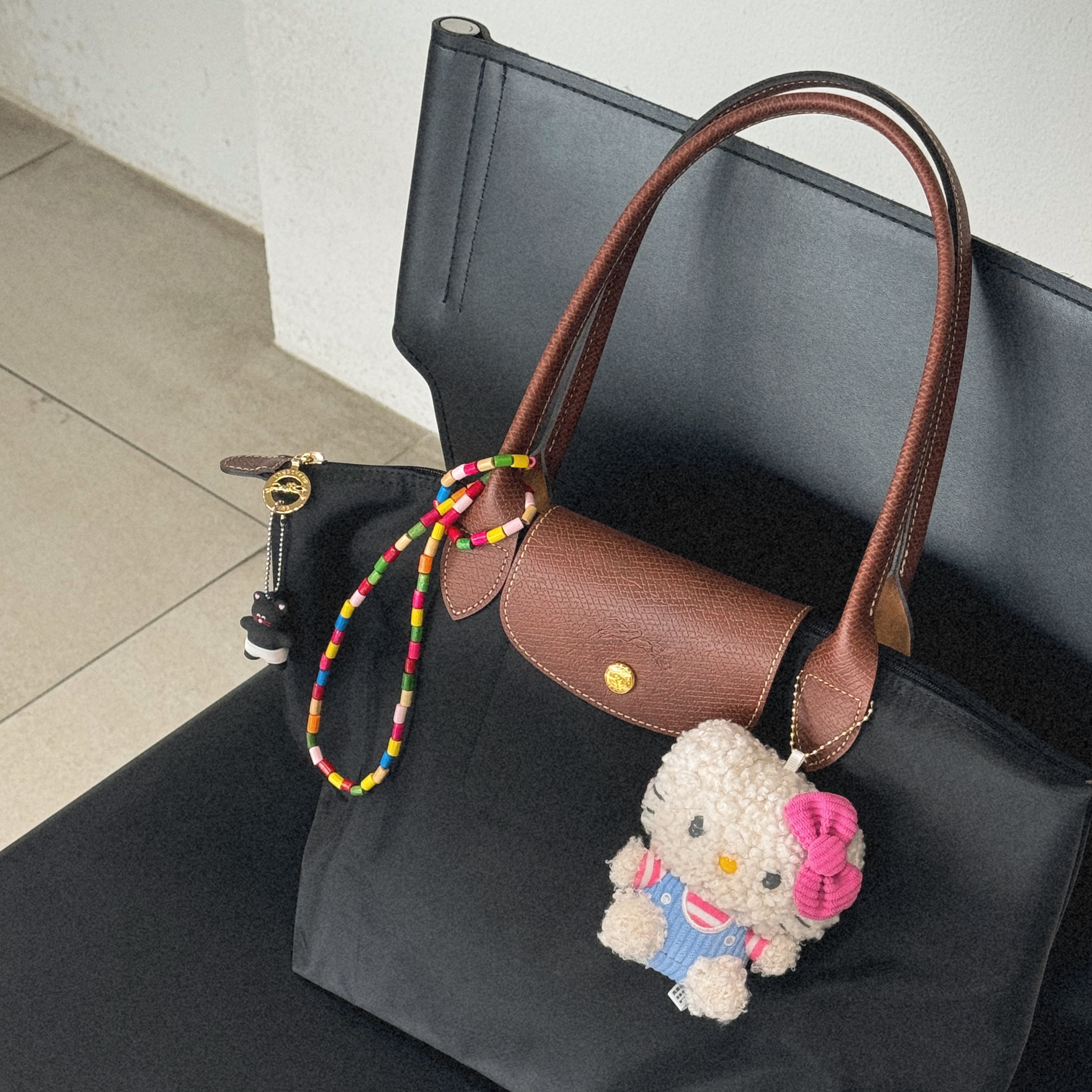 Longchamp Le Pliage Original Tote Bag M Black 착용 스타일 - 2