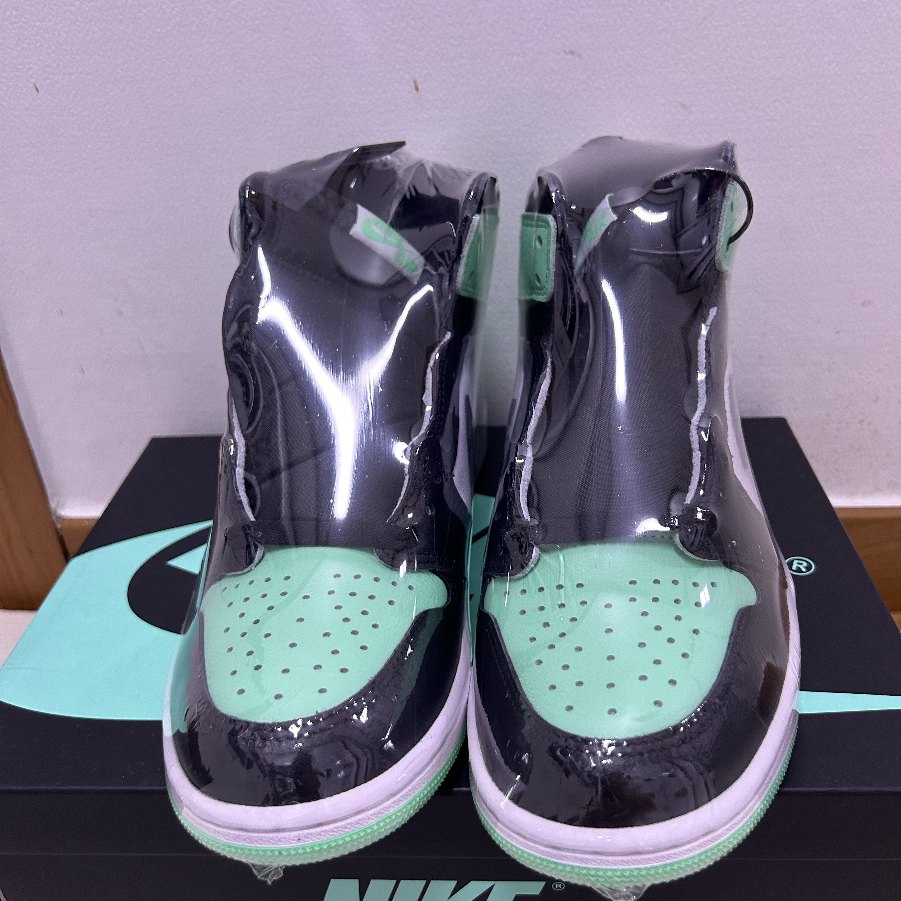 Jordan 1 Retro High OG Green Glow 착용 스타일
