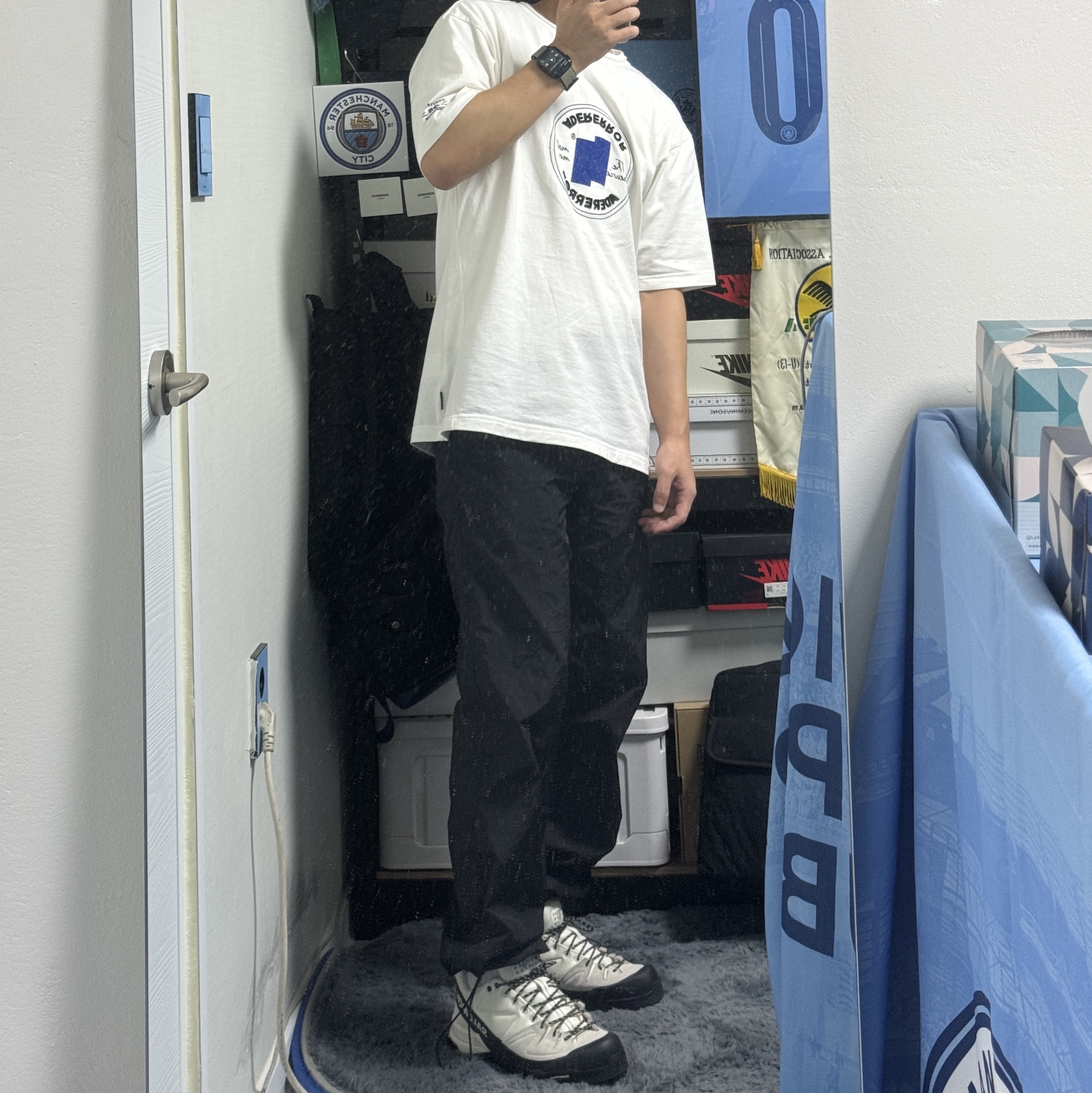 Salomon x MM6 Maison Margiela X-ALP White, Converse x Ader Error Shapes T-Shirt Cloud Dancer 착용 스타일
