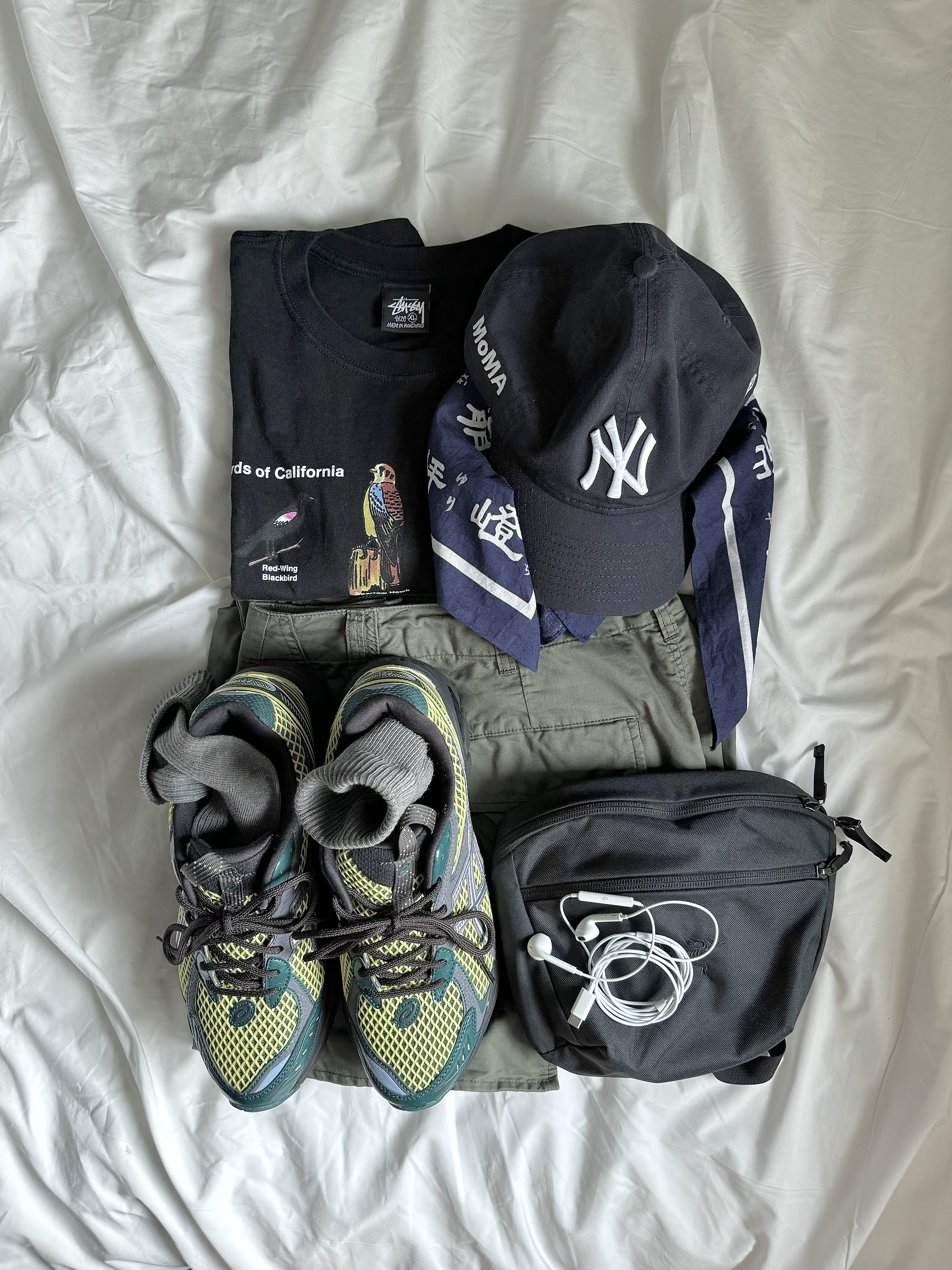 Needles H.D. BDU Pants Olive, Stussy California Birds T-Shirt Black 착용 스타일 - 2