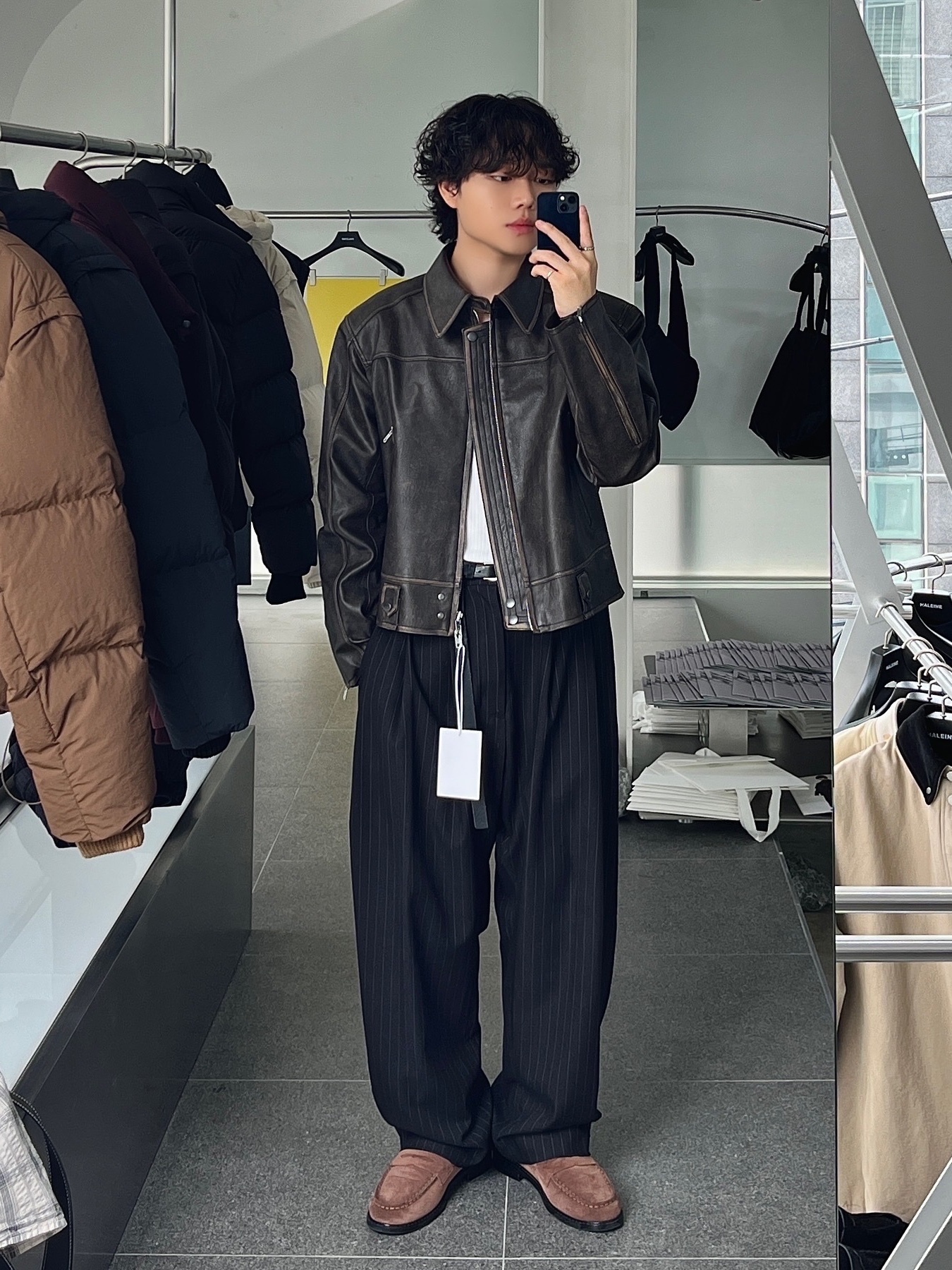 Haleine 3D Distressed Faux Leahter Jacket Black (VJ301), Haleine 3D Distressed Faux Leather Jacket Brown (VJ302) 착용 스타일