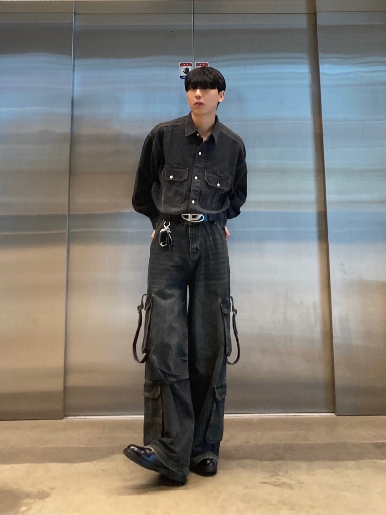 Diesel B-1DR Leather Belt with D Buckle Black 착용 스타일 - 1